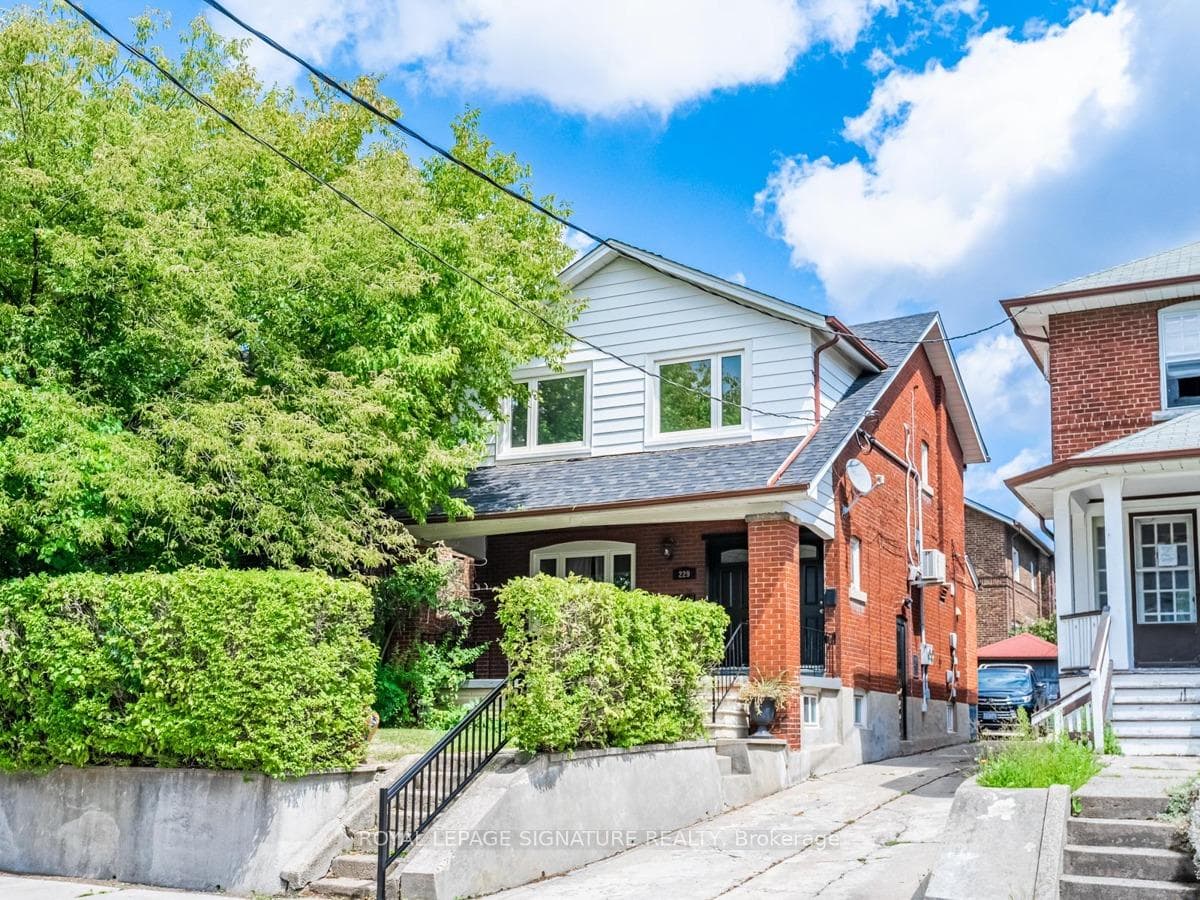 229 Winona Drive Unit Upper, Forest Hill / Deer Park, ON M6C 3S4 - Photo 1