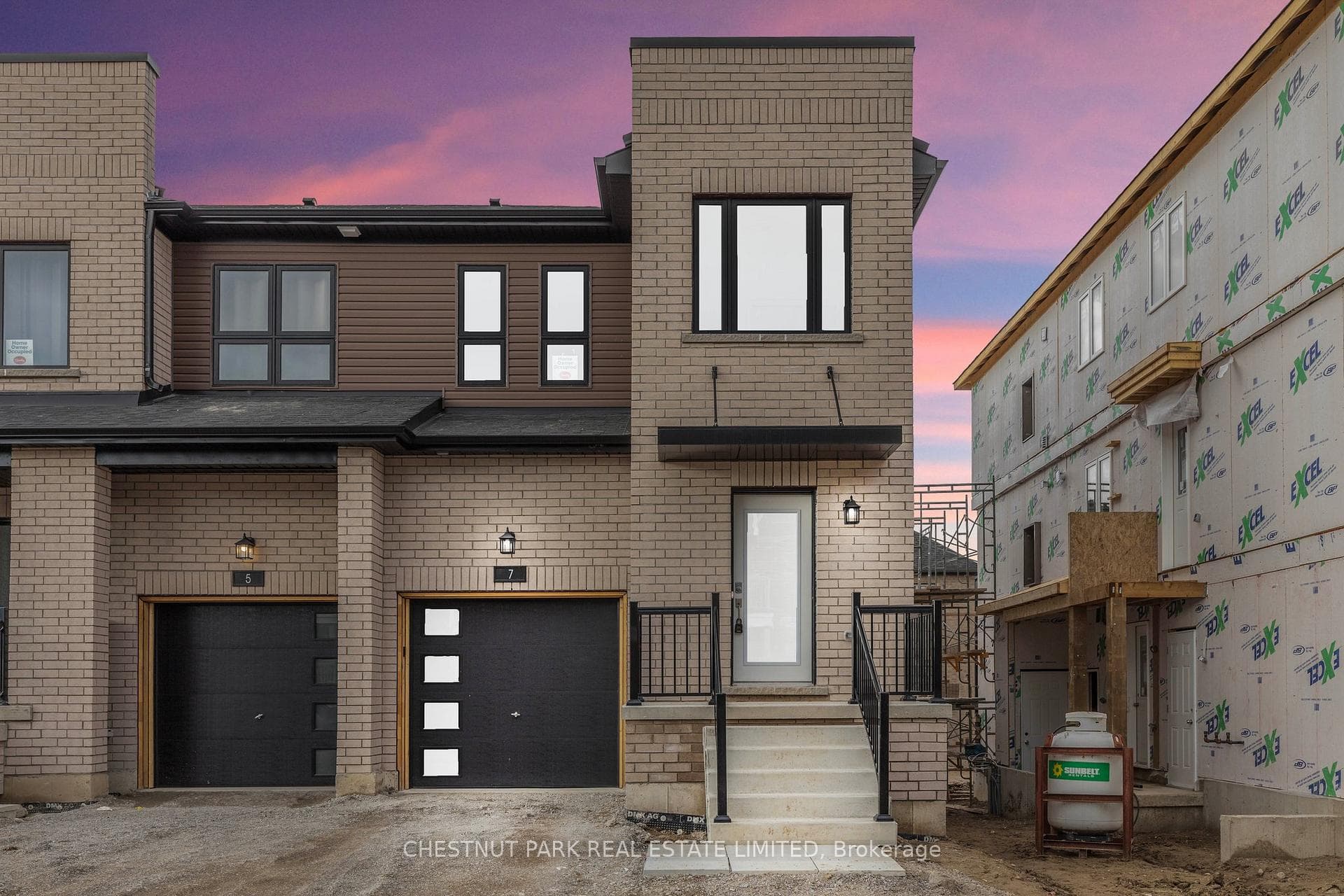 7 Hay Lane, Barrie, ON L9J 0C2 - Photo 1