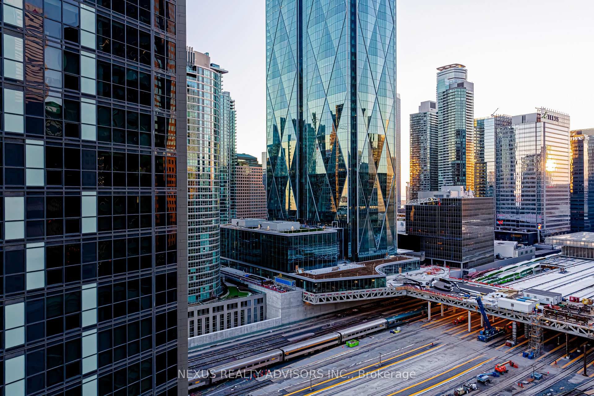 8 The Esplanade N/A Unit 1912, Regent Park / Cabbagetown / St. James Town, ON M5E 0A6 - Photo 1