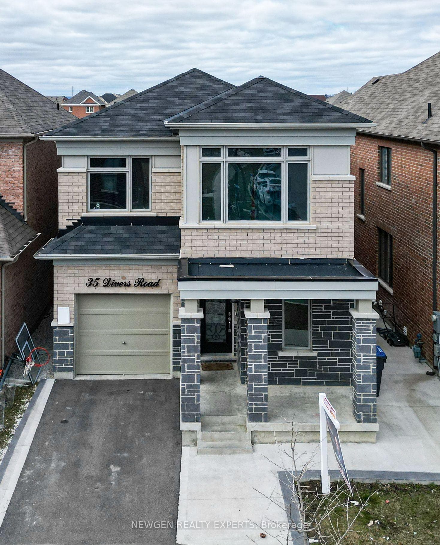 35 Divers Road, Brampton, ON L7A 5C8 - Photo 1