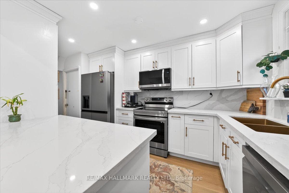 910 Eglinton Avenue, Flemingdon Park / Don Mills, ON M4G 2L3 - Photo 1