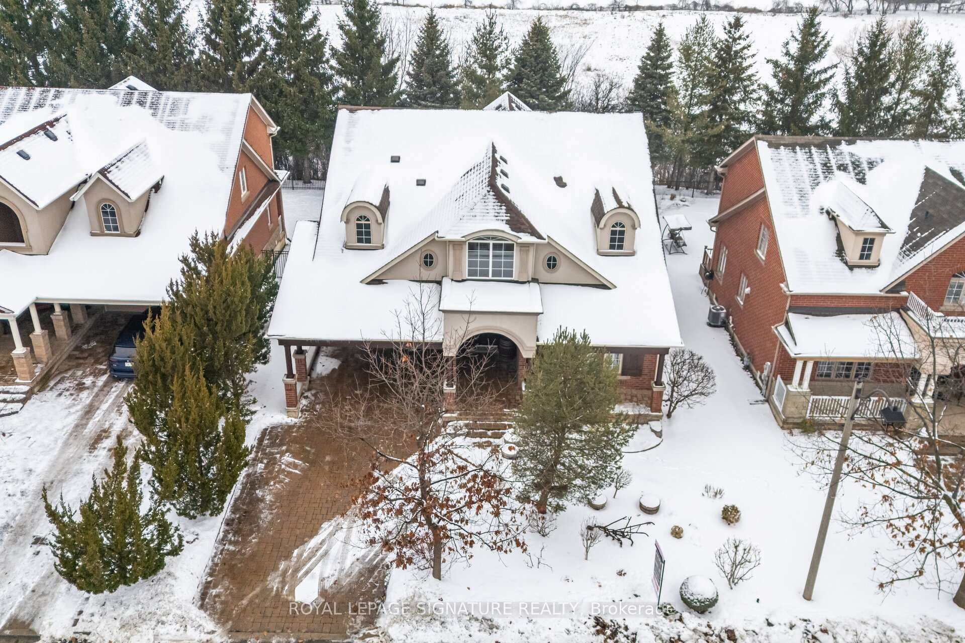 1592 Hallstone Road, Brampton, ON L6Y 5K8 - Photo 1