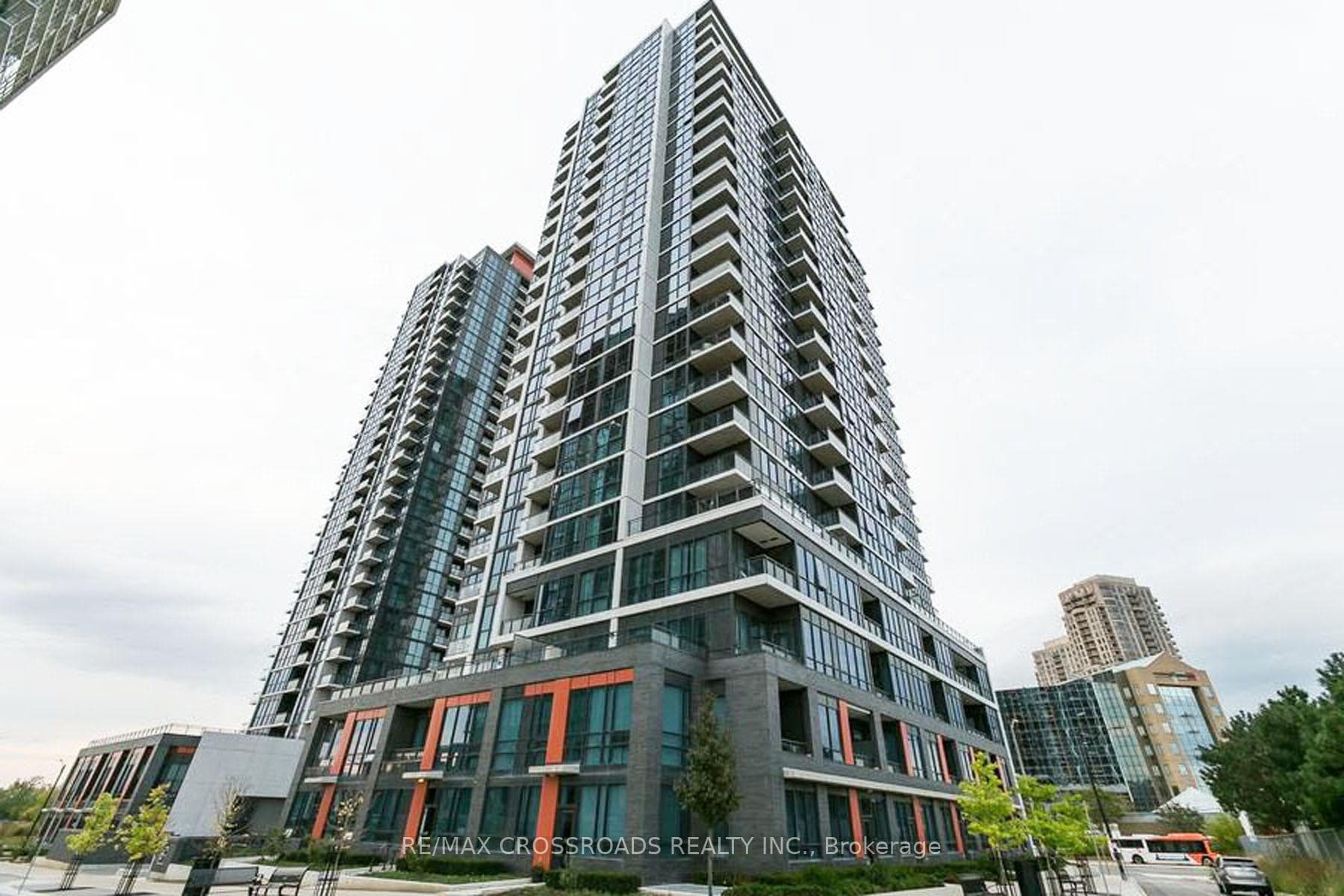 55 Eglinton Avenue Unit 807, Mississauga, ON L5R 3P5 - Photo 1