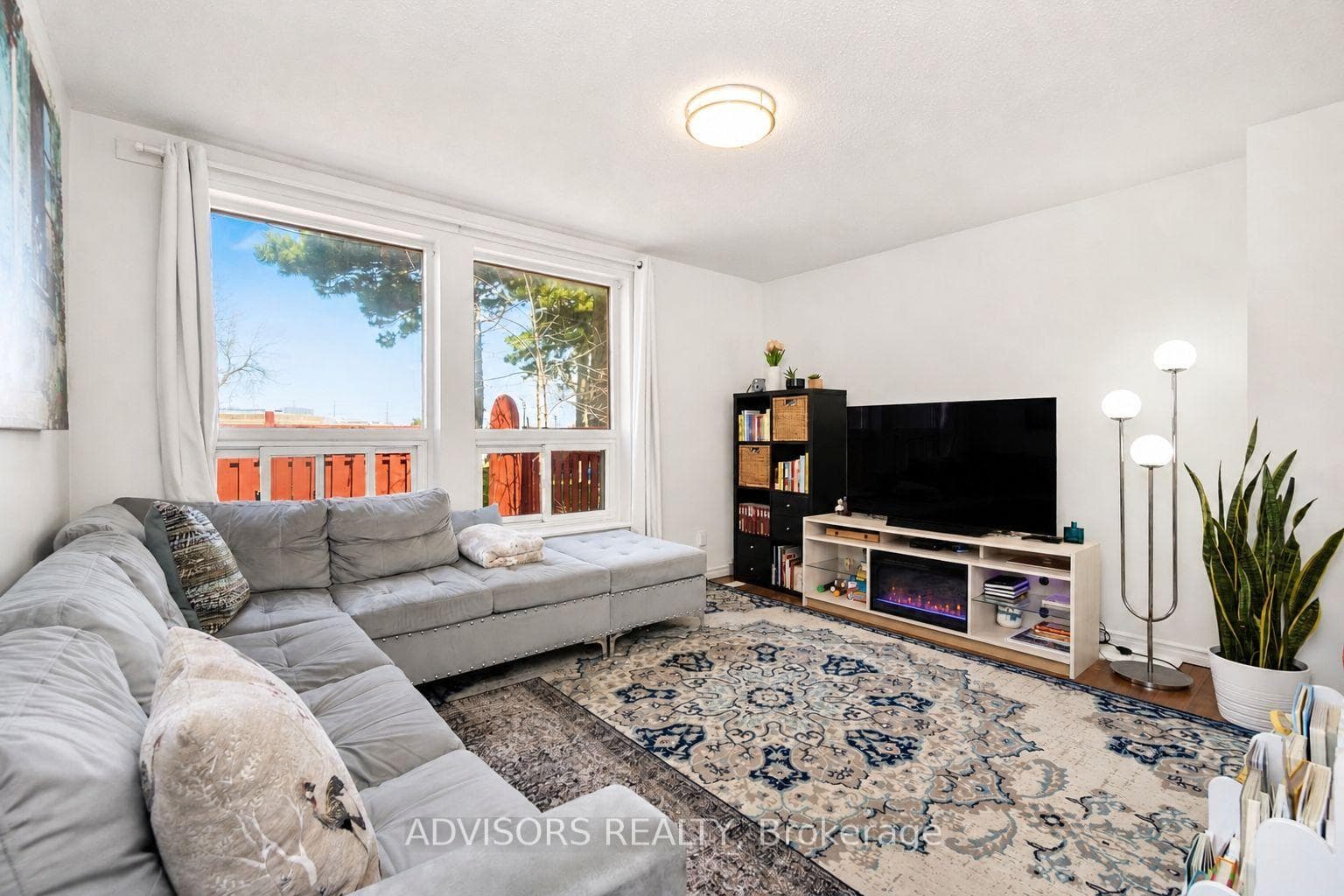 258 John Garland Boulevard Unit 247, Etobicoke (West Mall / Rexdale), ON M9V 1N8 - Photo 1