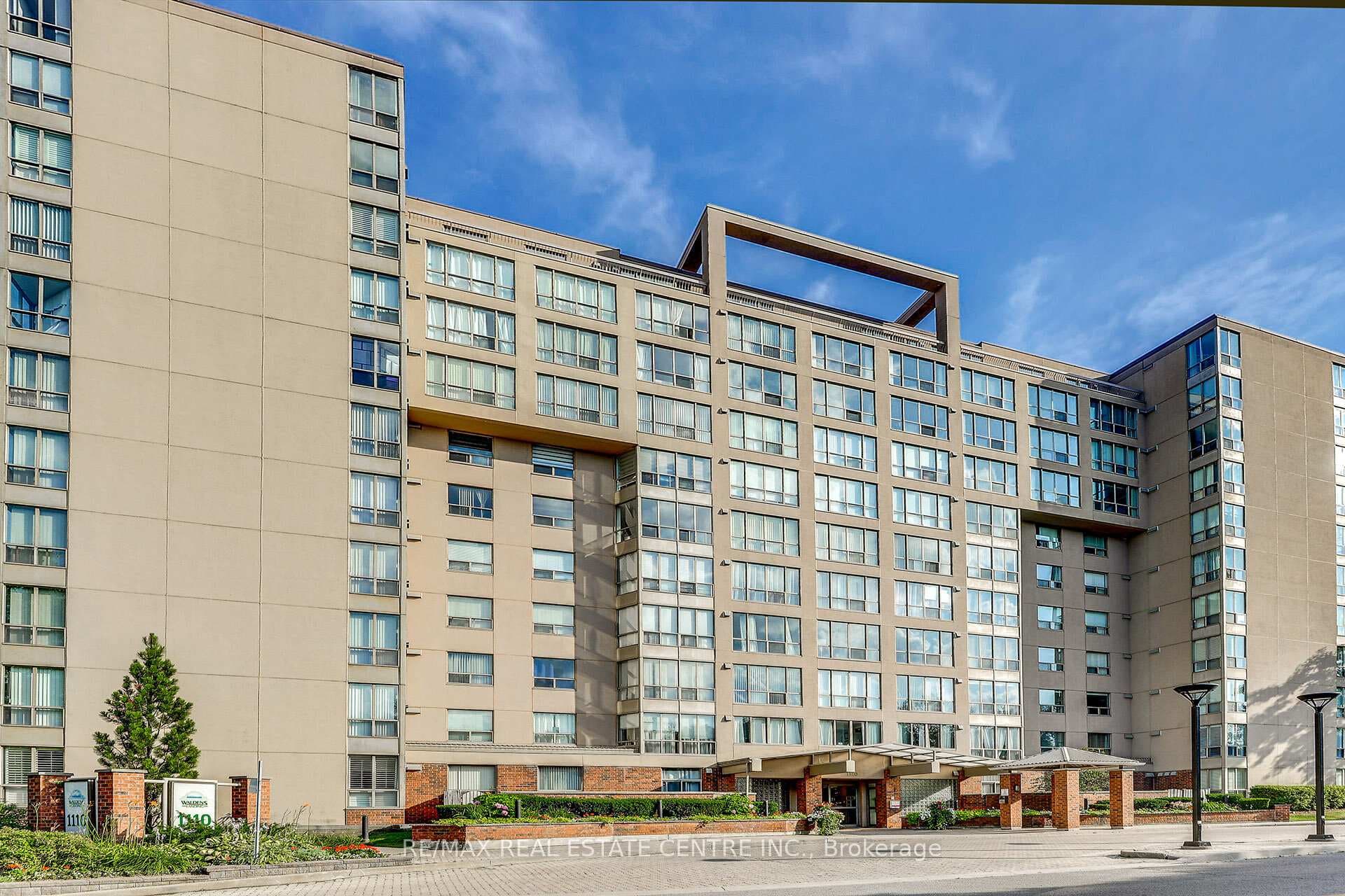 1110 WALDEN Circle Unit PH3, Mississauga, ON L5J 4R3 - Photo 1