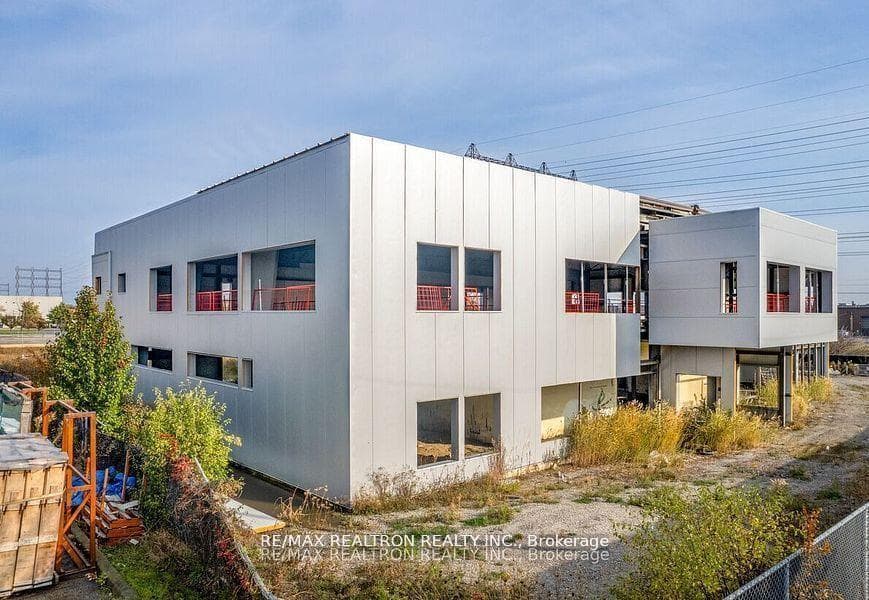 10 Vice Regent Boulevard, Etobicoke (West Mall / Rexdale), ON M1H 2X7 - Photo 1
