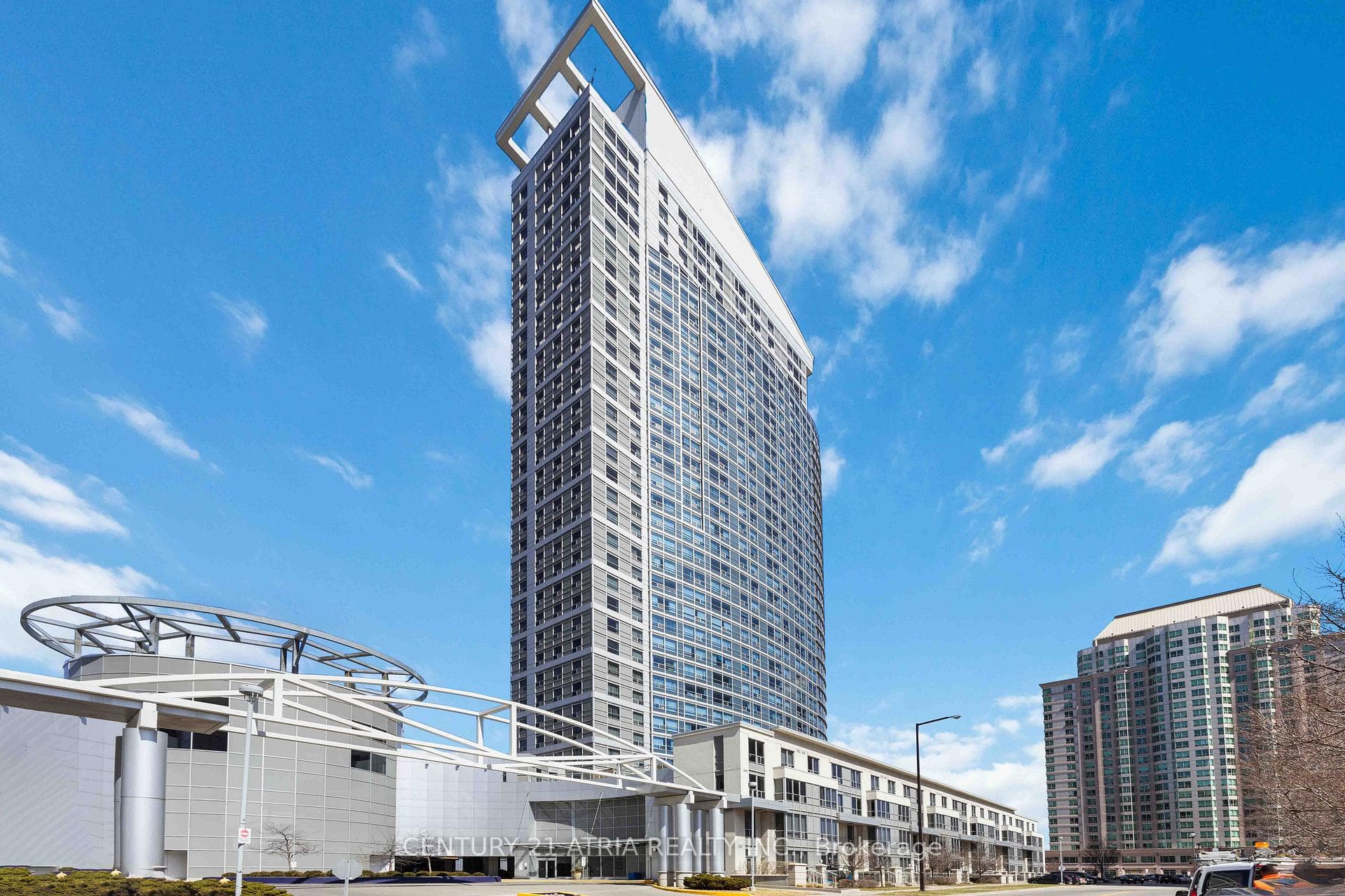 38 Lee Centre Drive Unit 2910, Scarborough (West Hill / Highland Creek), ON M1H 3J7 - Photo 1