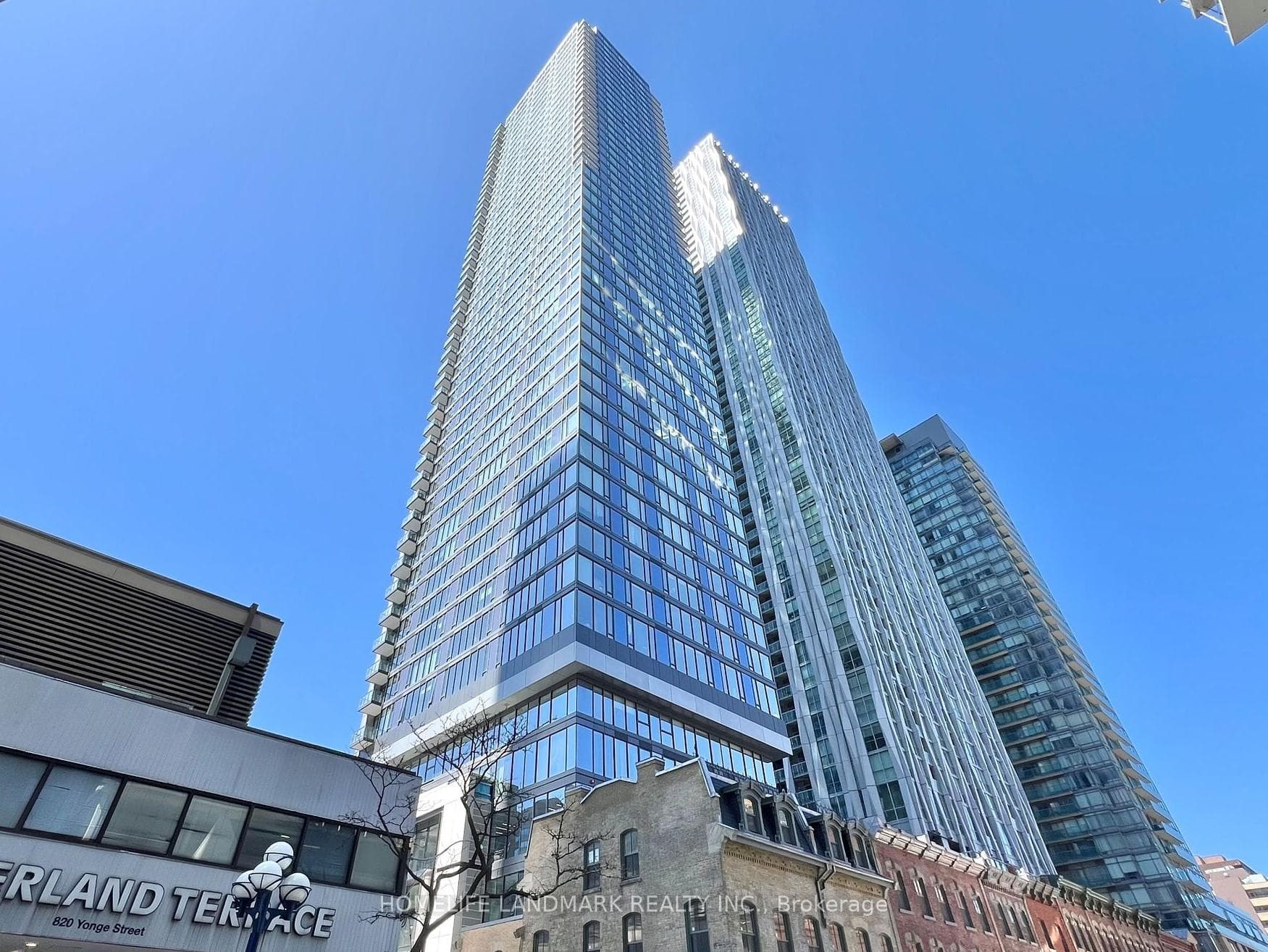 8 Cumberland Street Unit 4302, Annex / Yorkville / Summerhill, ON M4W 0B6 - Photo 1