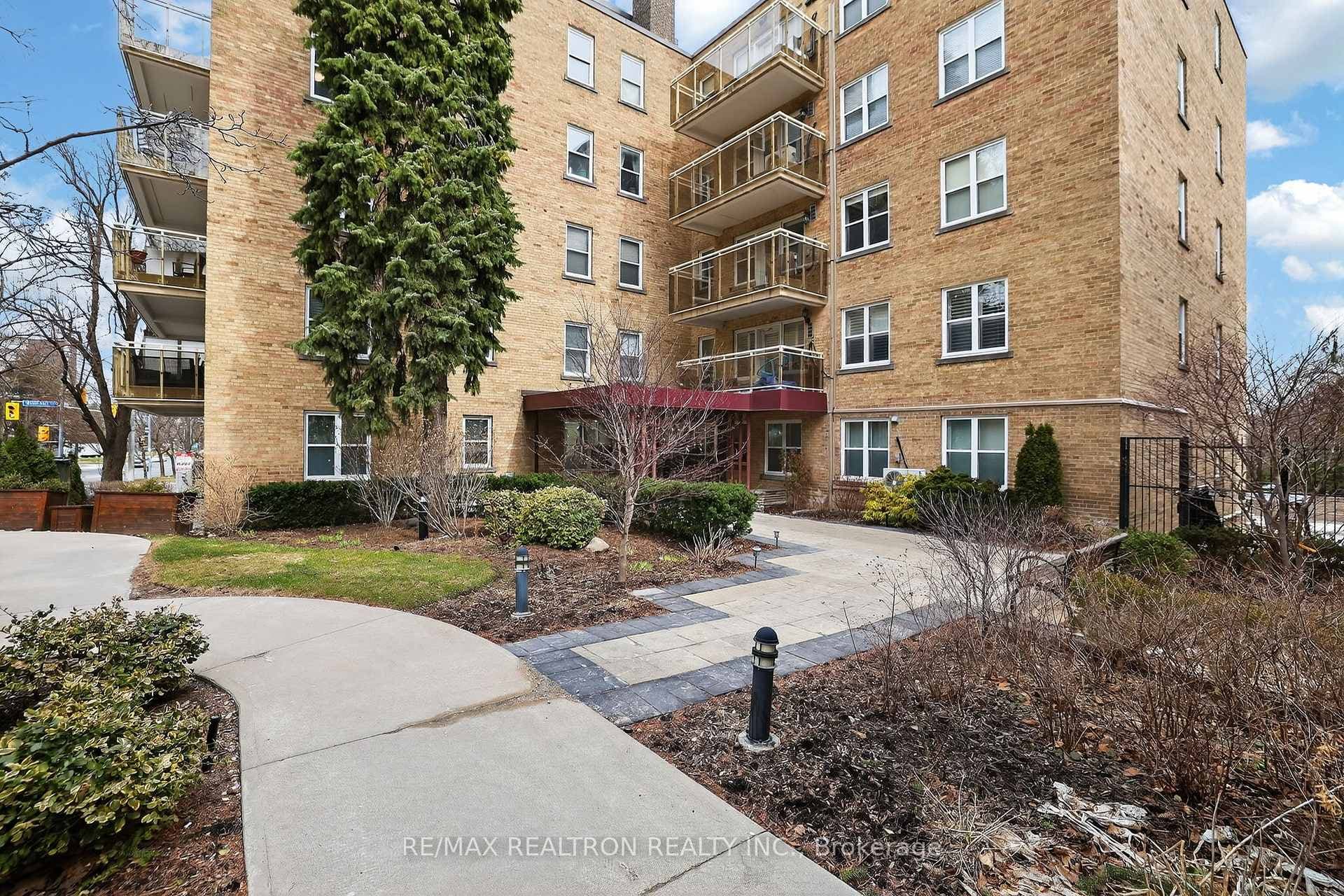 2603 Bathurst Street Unit 106, Lawrence Park / Bedford Park, ON M6B 2Z6 - Photo 1