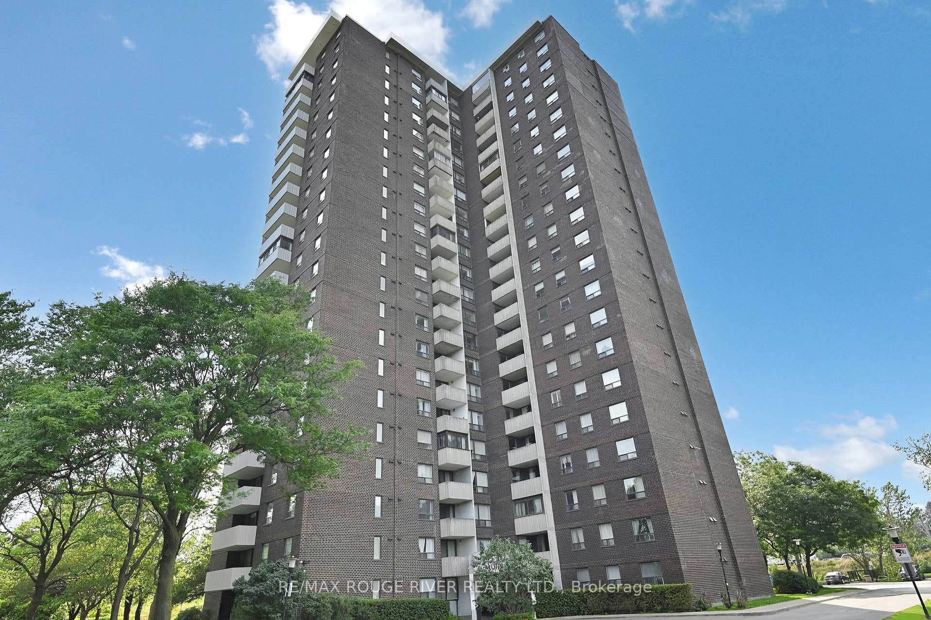 10 Muirhead Road Unit 210, Toronto C15