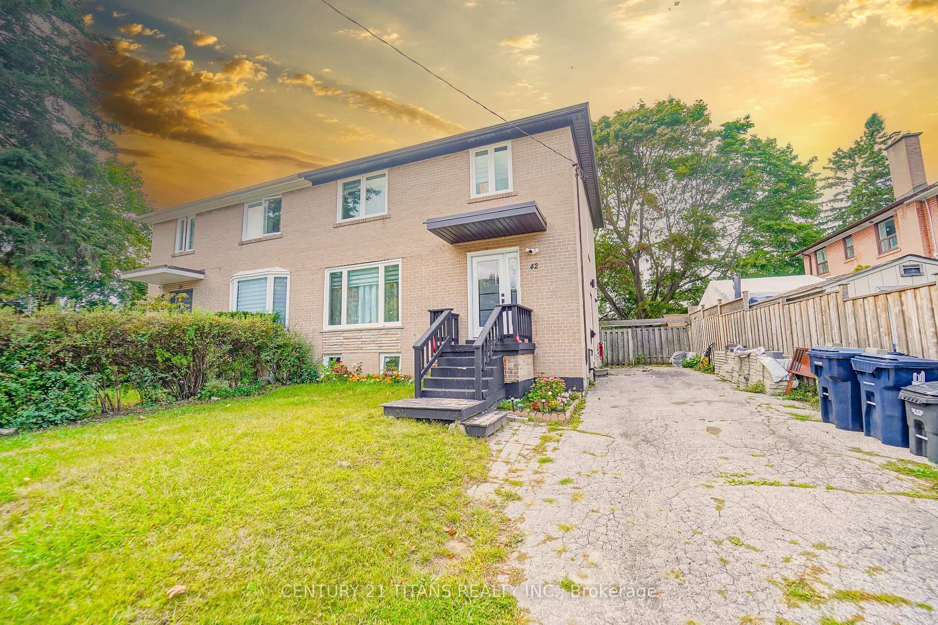 42 Pixley Crescent, Rouge / Port Union / Malvern, ON M1E 3G6 - Photo 1