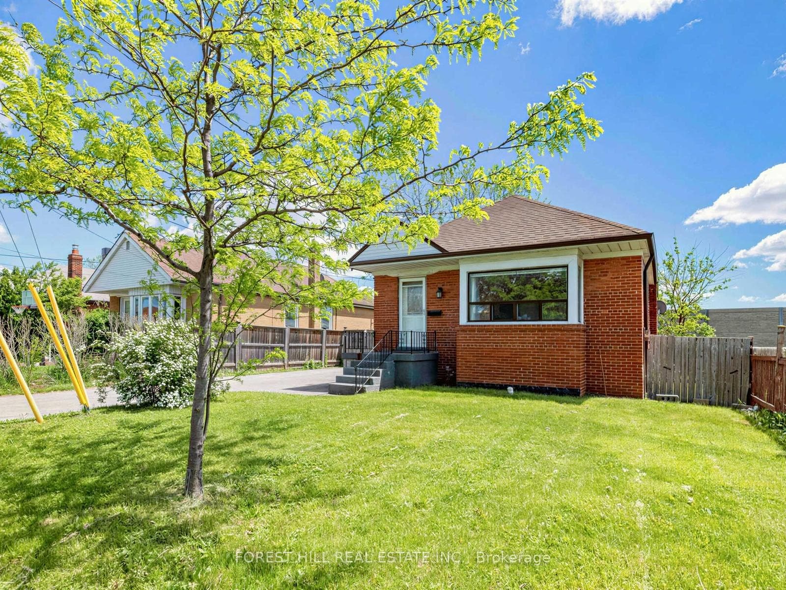 101 Whitley Avenue, Downsview / Black Creek, ON M3K 1A1 - Photo 1