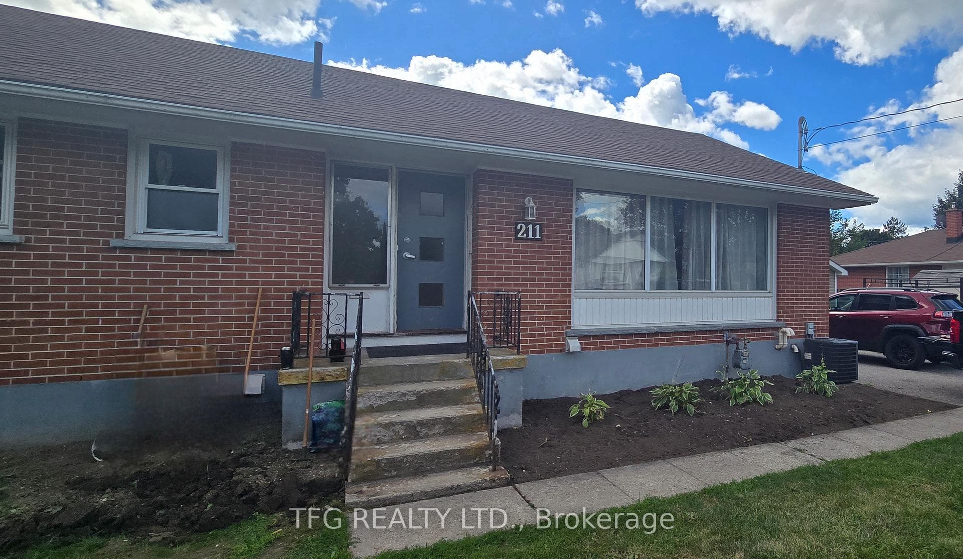 211 St Peter Street Unit Main, Whitby, ON L1N 1J2 - Photo 1