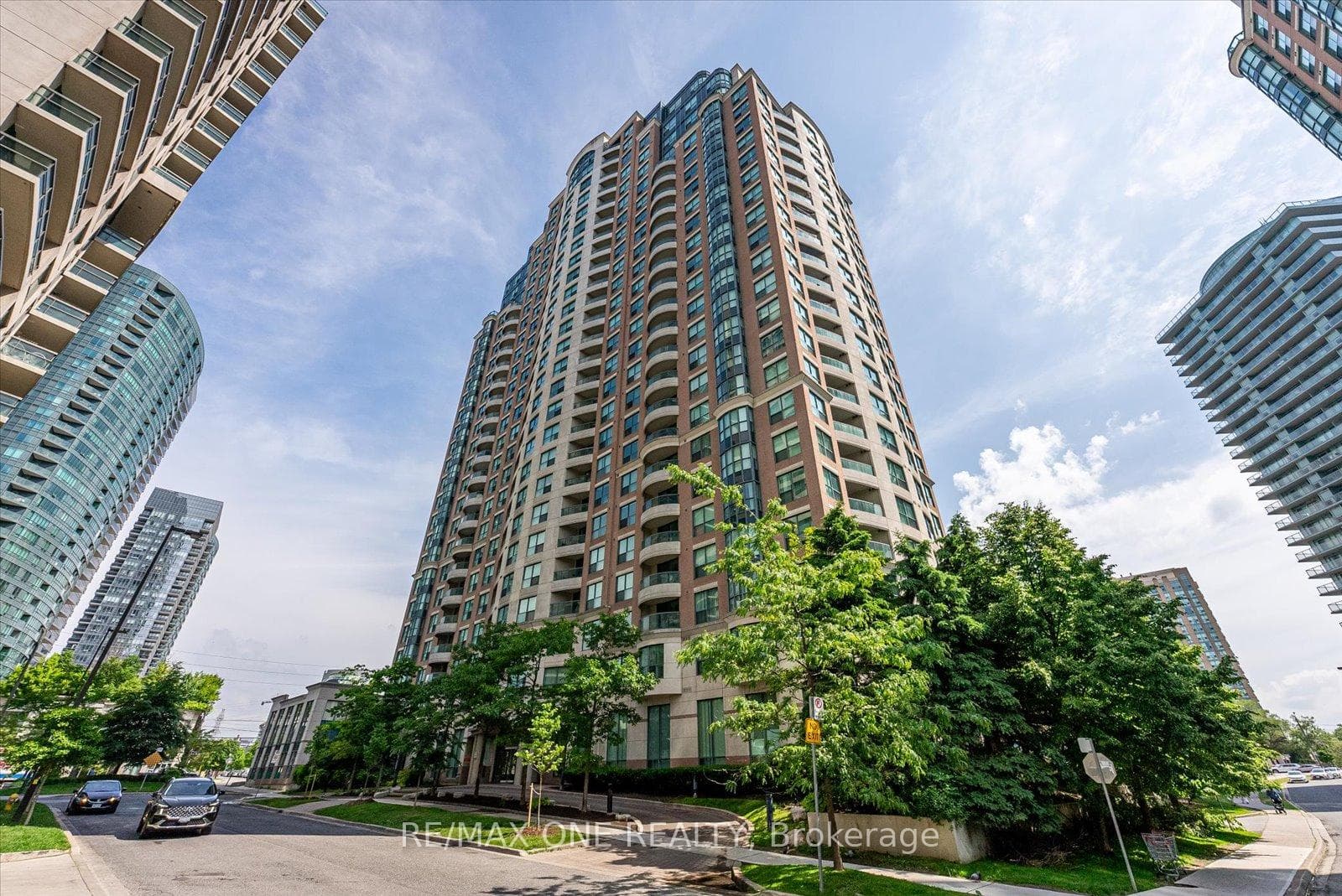 7 Lorraine Drive Unit 909, Thornhill / Willowdale, ON M2N 7H2 - Photo 1