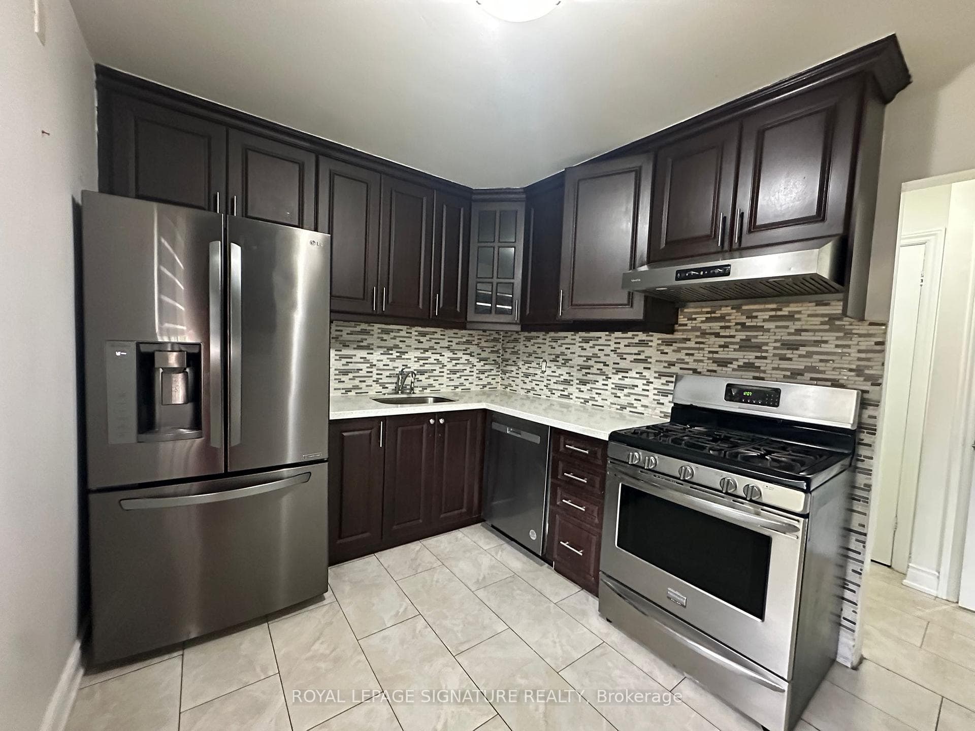 16 Litchfield Court Unit 115, Etobicoke (West Mall / Rexdale), ON M9V 2A8 - Photo 1