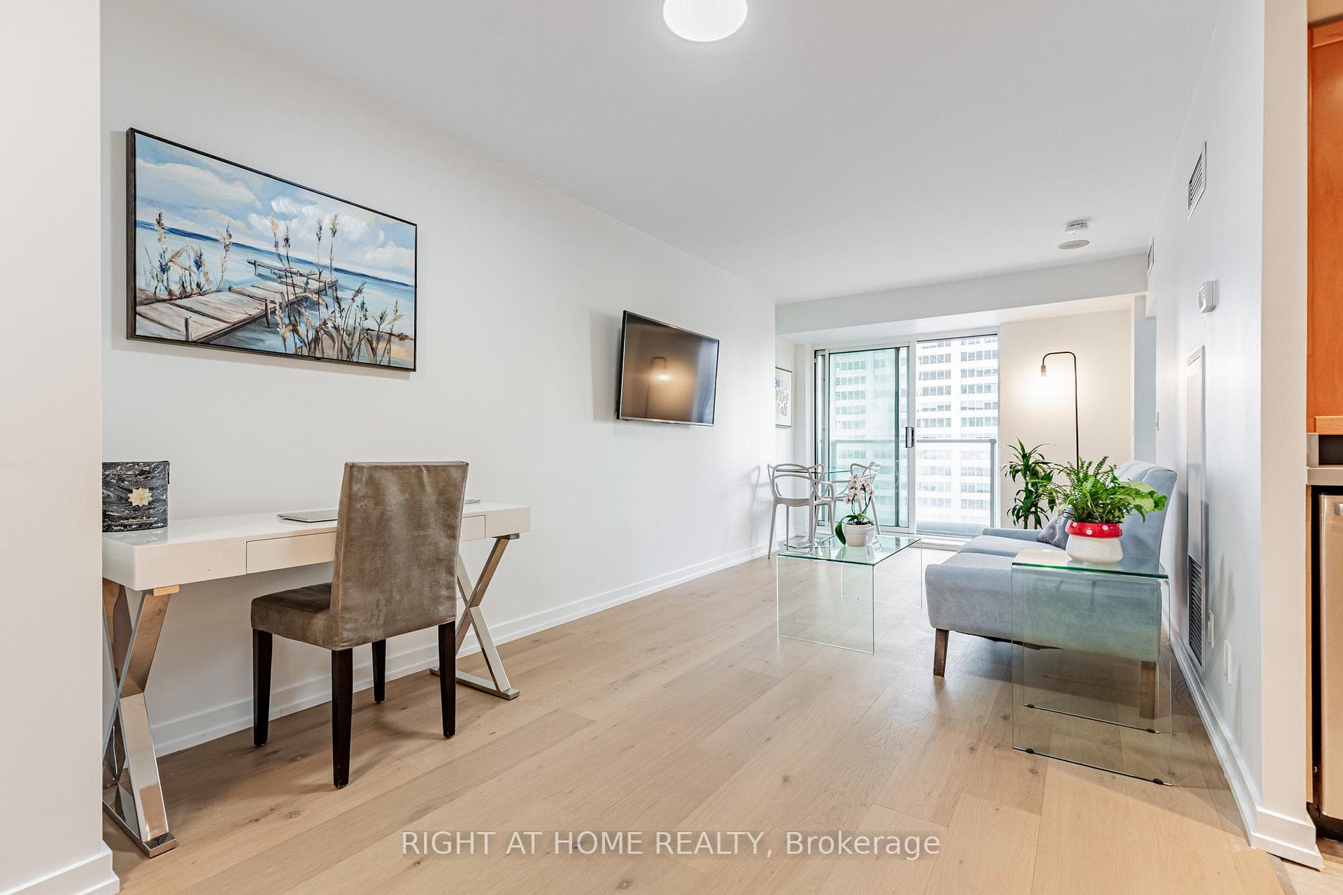 8 Park Road Unit 3116, Rosedale / Moore Park, ON M4W 3S5 - Photo 1