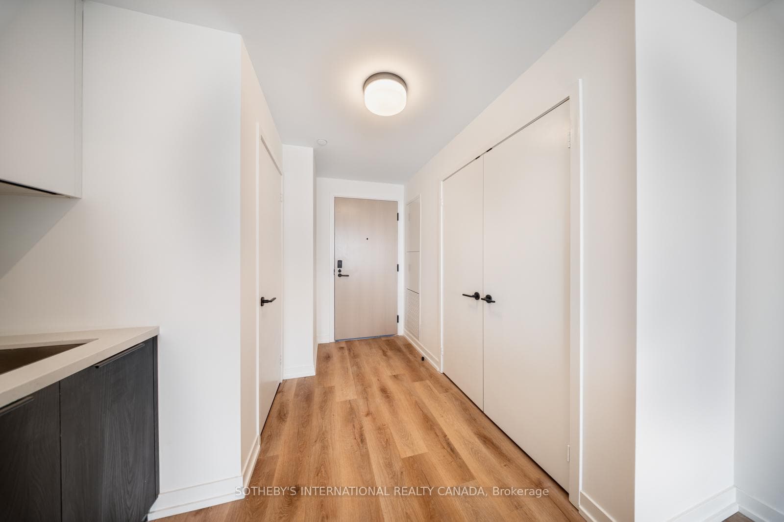 5 York Garden Way Unit 1701, York / Weston, ON M6A 2V1 - Photo 1