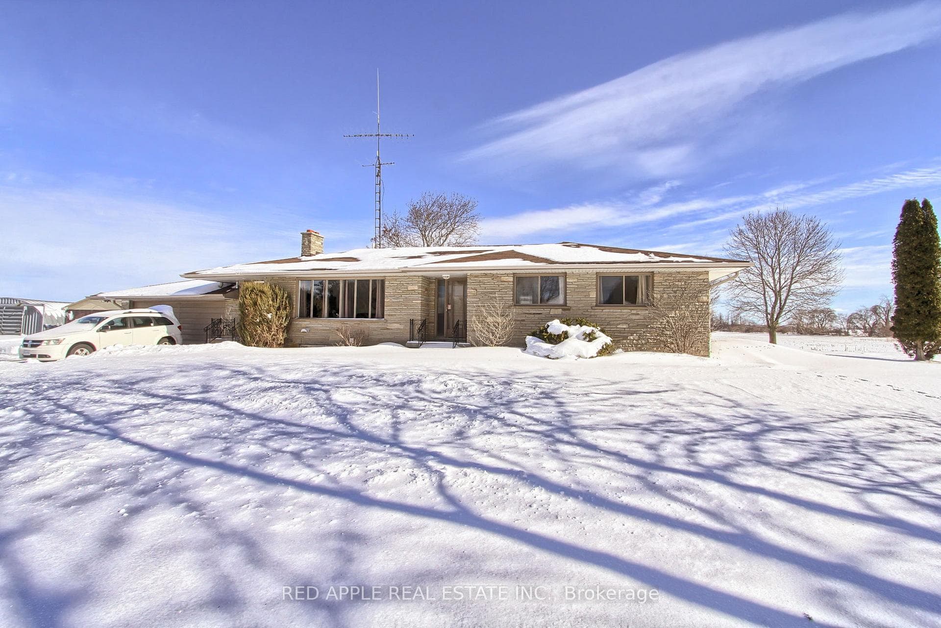 24187 Warden Avenue, Georgina, ON L4P 3E9 - Photo 1