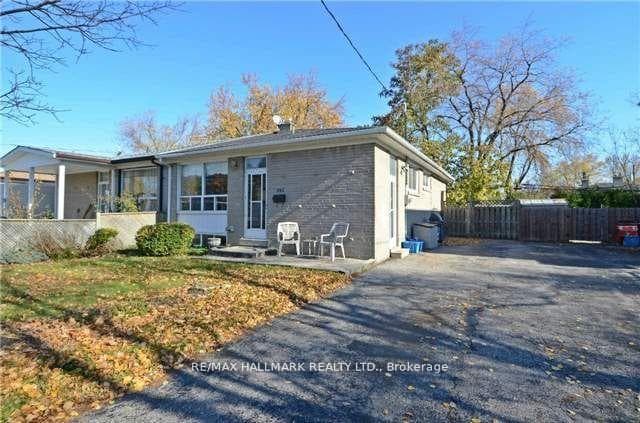 245 Axminster Drive Unit Bsmt, Richmond Hill, ON L4C 2W2 - Photo 1
