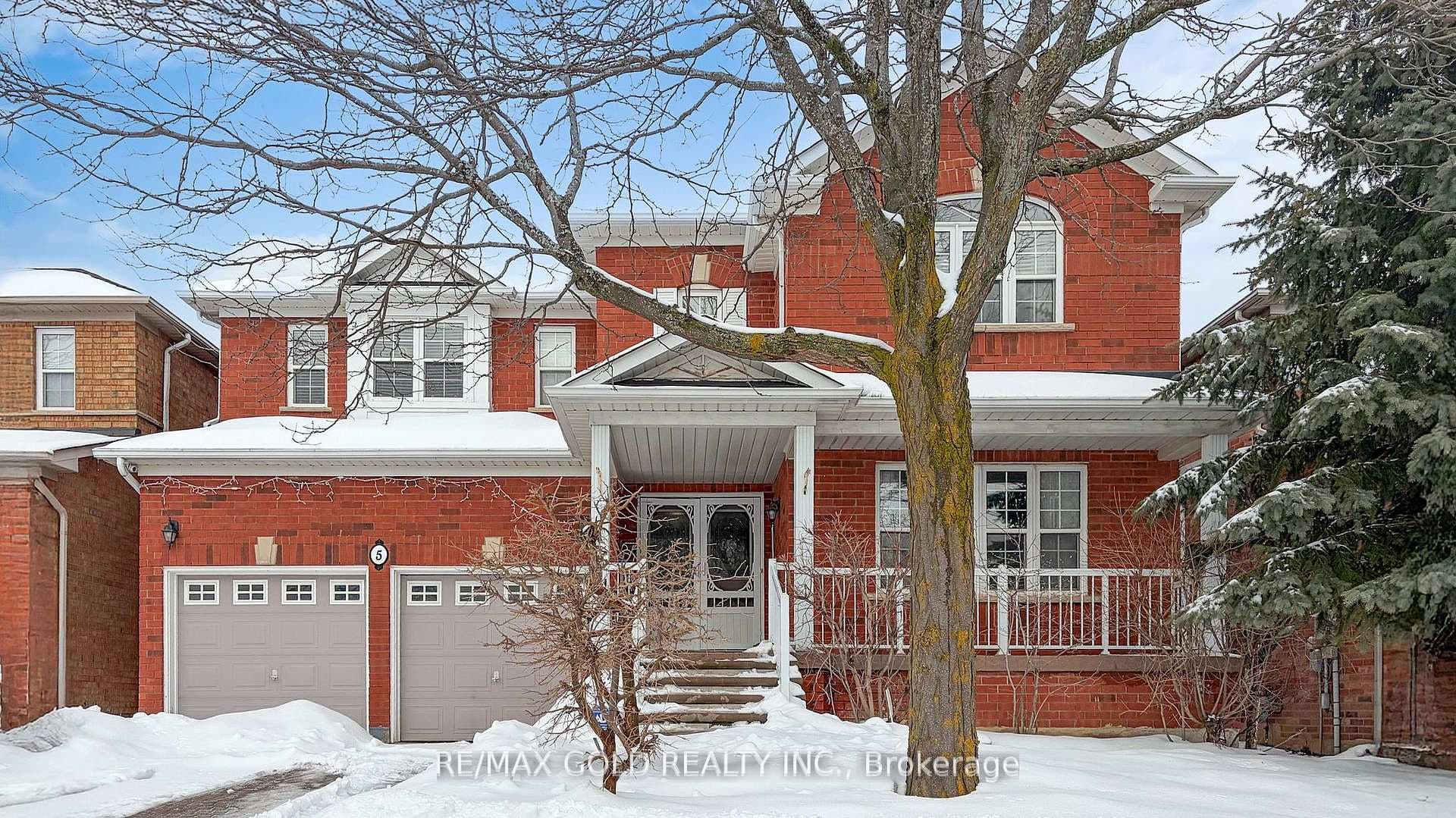 5 Sir David Place, Brampton, ON L7A 2E4 - Photo 1