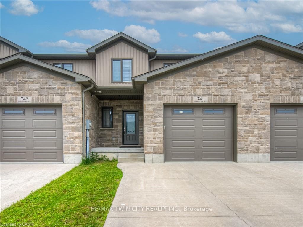 741 Hollinger Avenue, North Perth