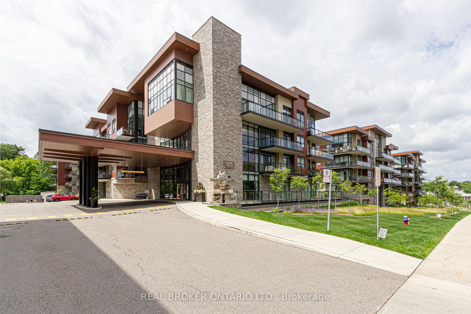 1575 Lakeshore Road Unit 161, Mississauga, ON L5J 0B1 - Photo 1