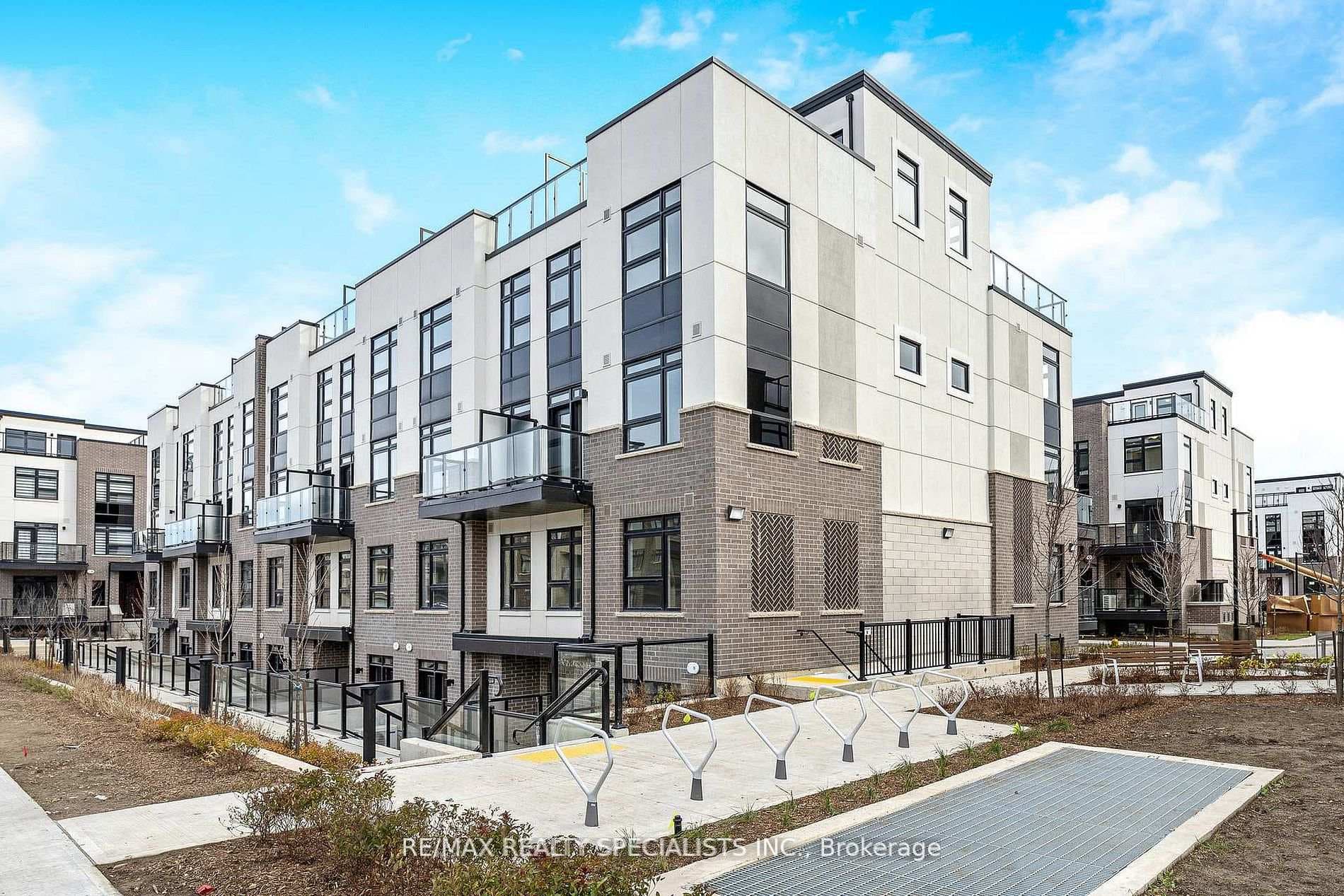 1569 Rose Way Unit 108, Milton, ON L9E 1N4 - Photo 1