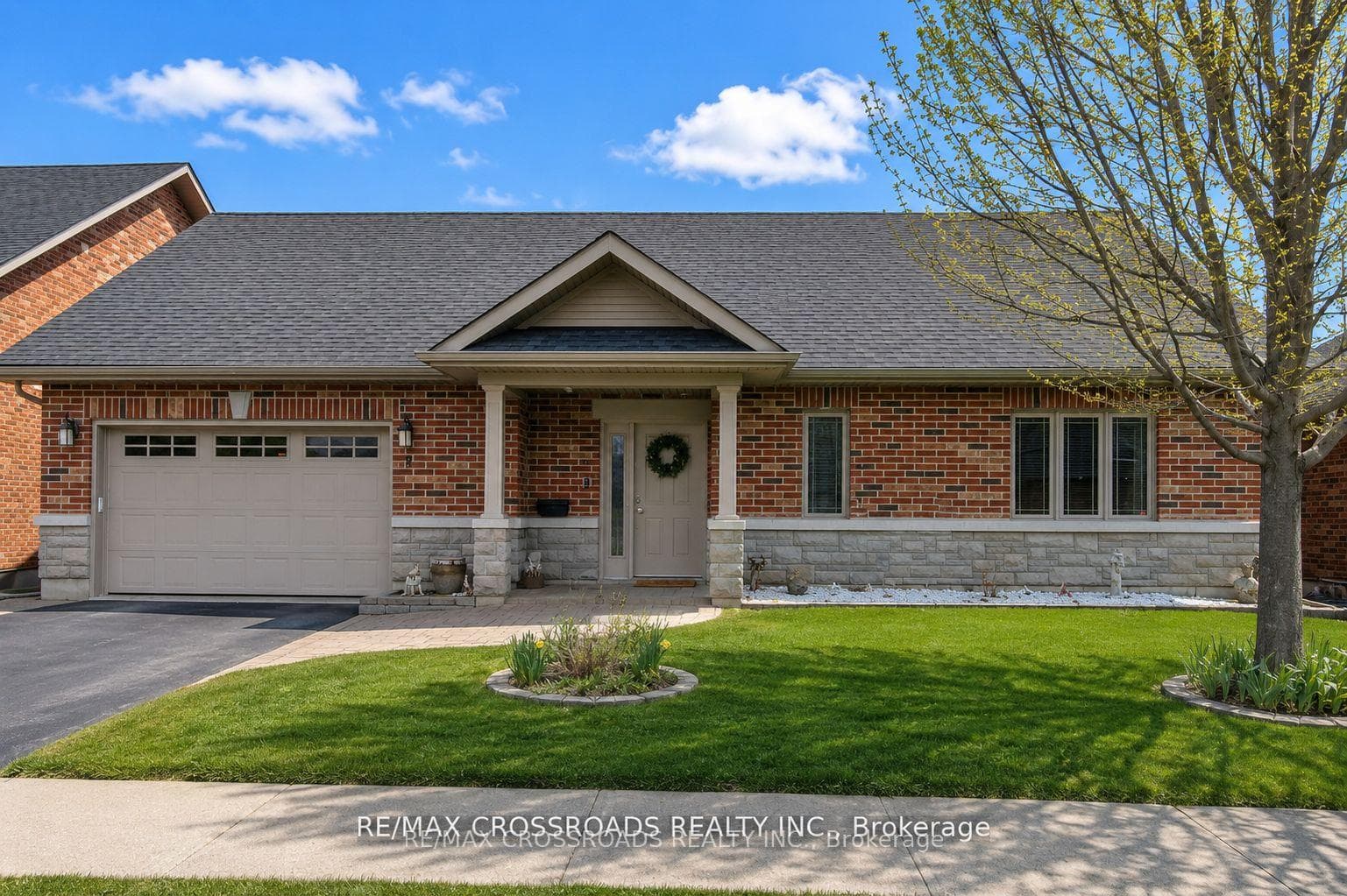8 Green Arbour Way, Kawartha Lakes, ON K9V 0E6 - Photo 1