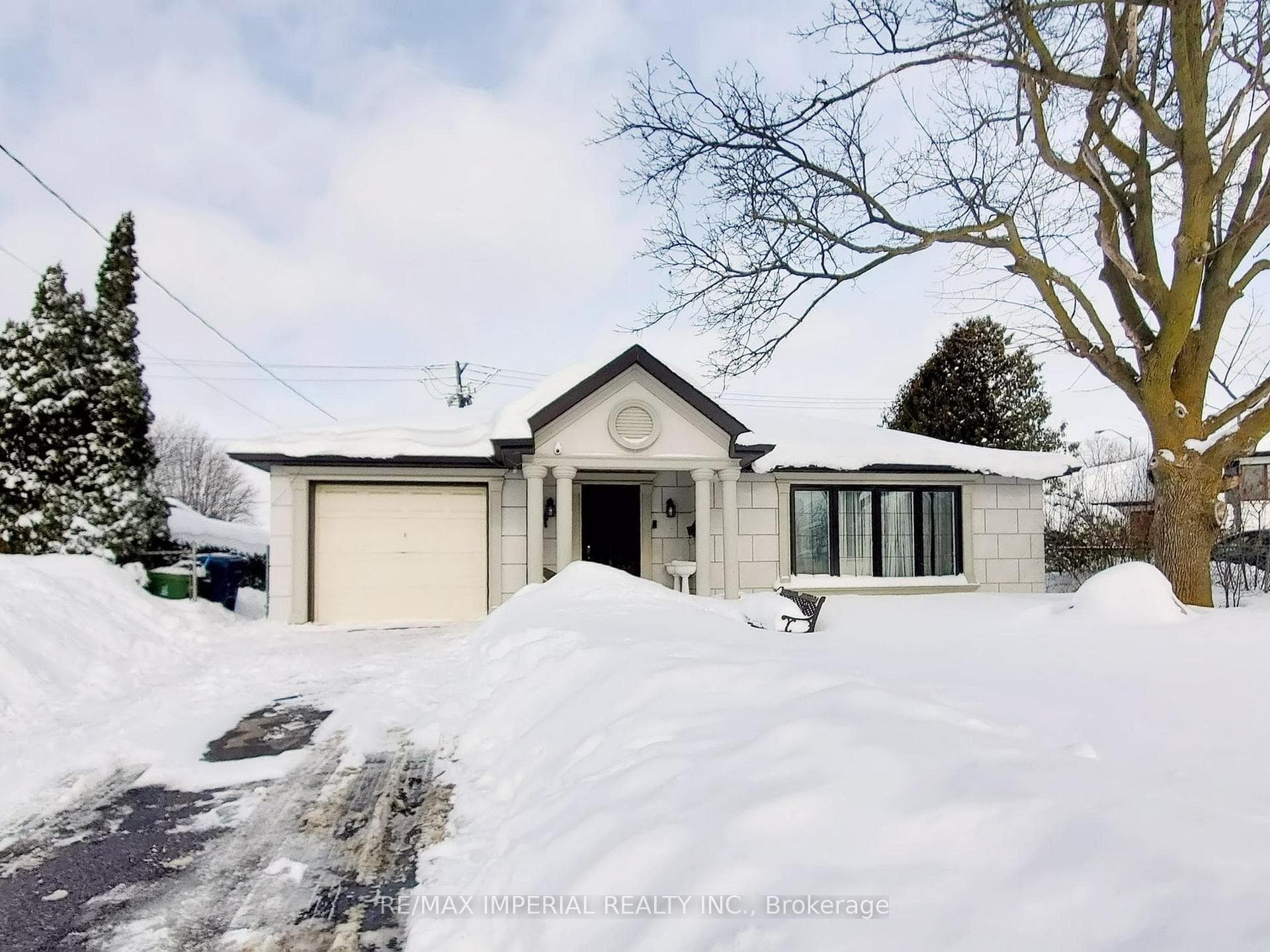 35 Waddington Crescent, Hillcrest Village / Bayview Village, ON M2J 2Z9 - Photo 1
