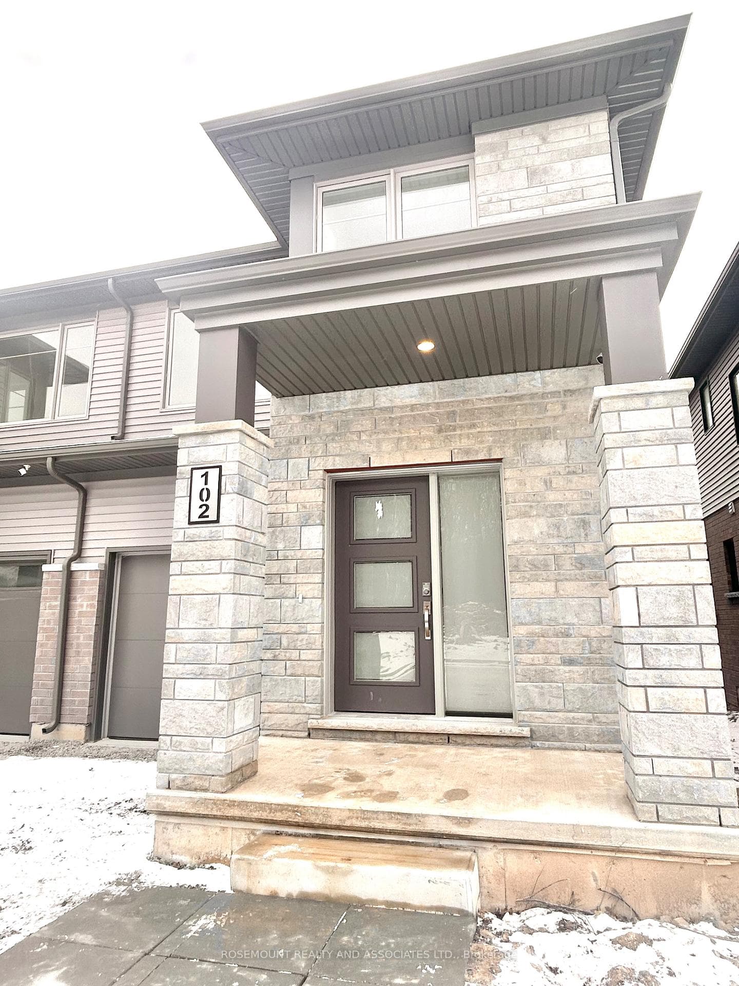 102 Wilson Drive, Thorold, ON L2V 0M4 - Photo 1