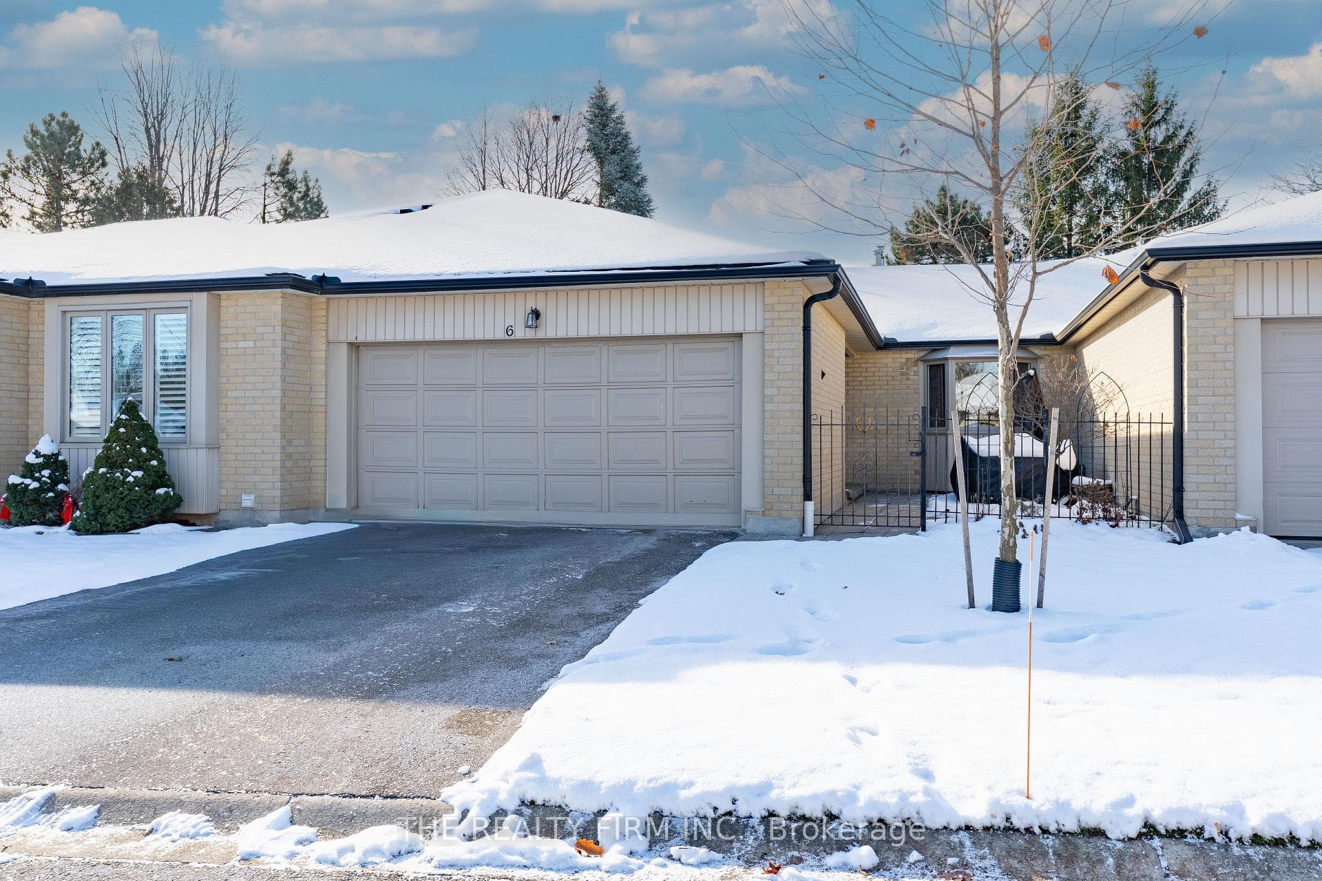 93 Pine Valley Gate Unit 6, London South, ON N6H 1L7 - Photo 1