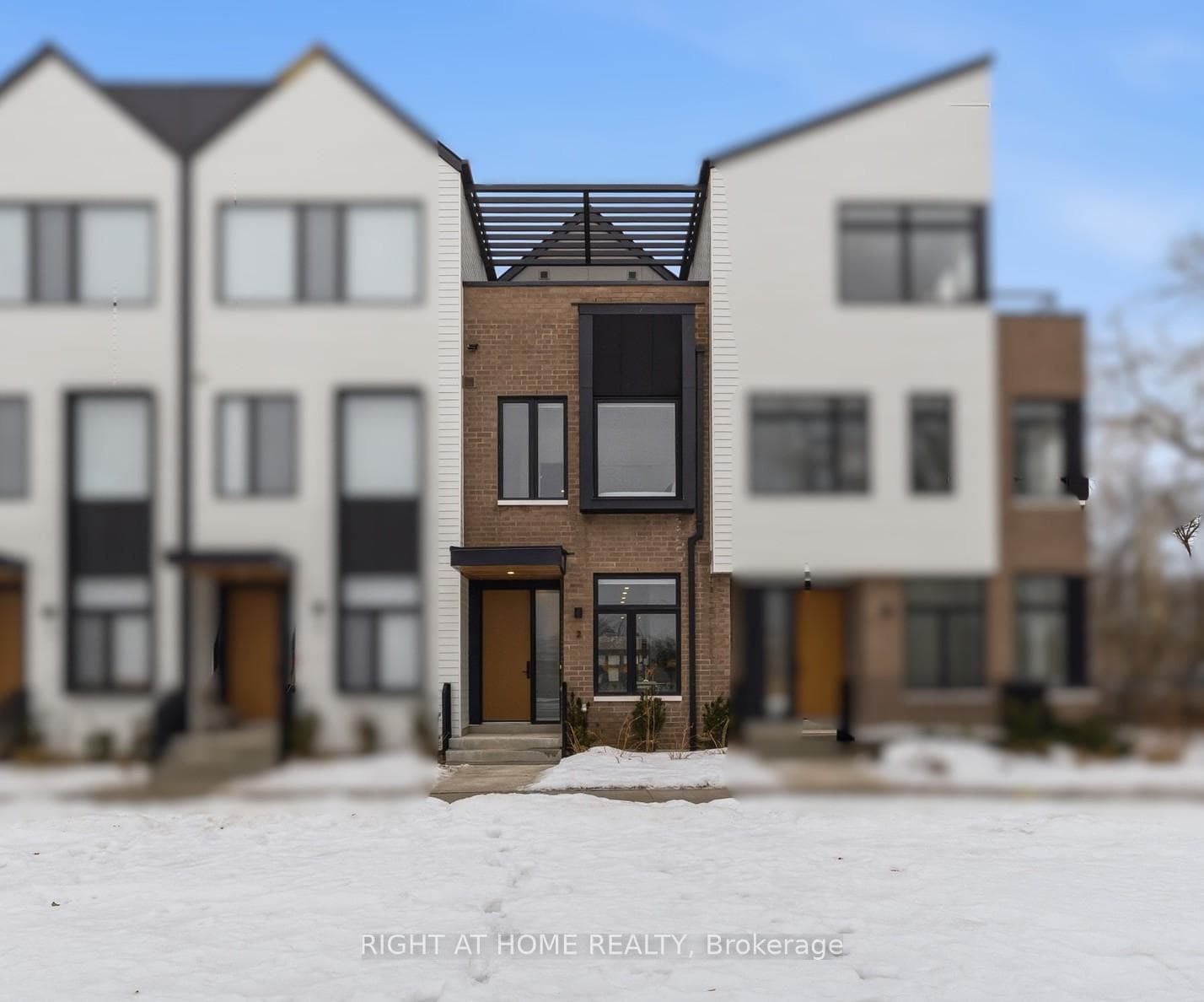 10 Lou Parsons Way Unit 2, Mississauga, ON L5H 0B2 - Photo 1