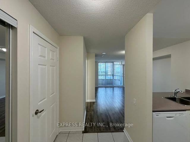8 Hillcrest Avenue Unit 905, Willowdale / Newtonbrook, ON M2N 6Y6 - Photo 1