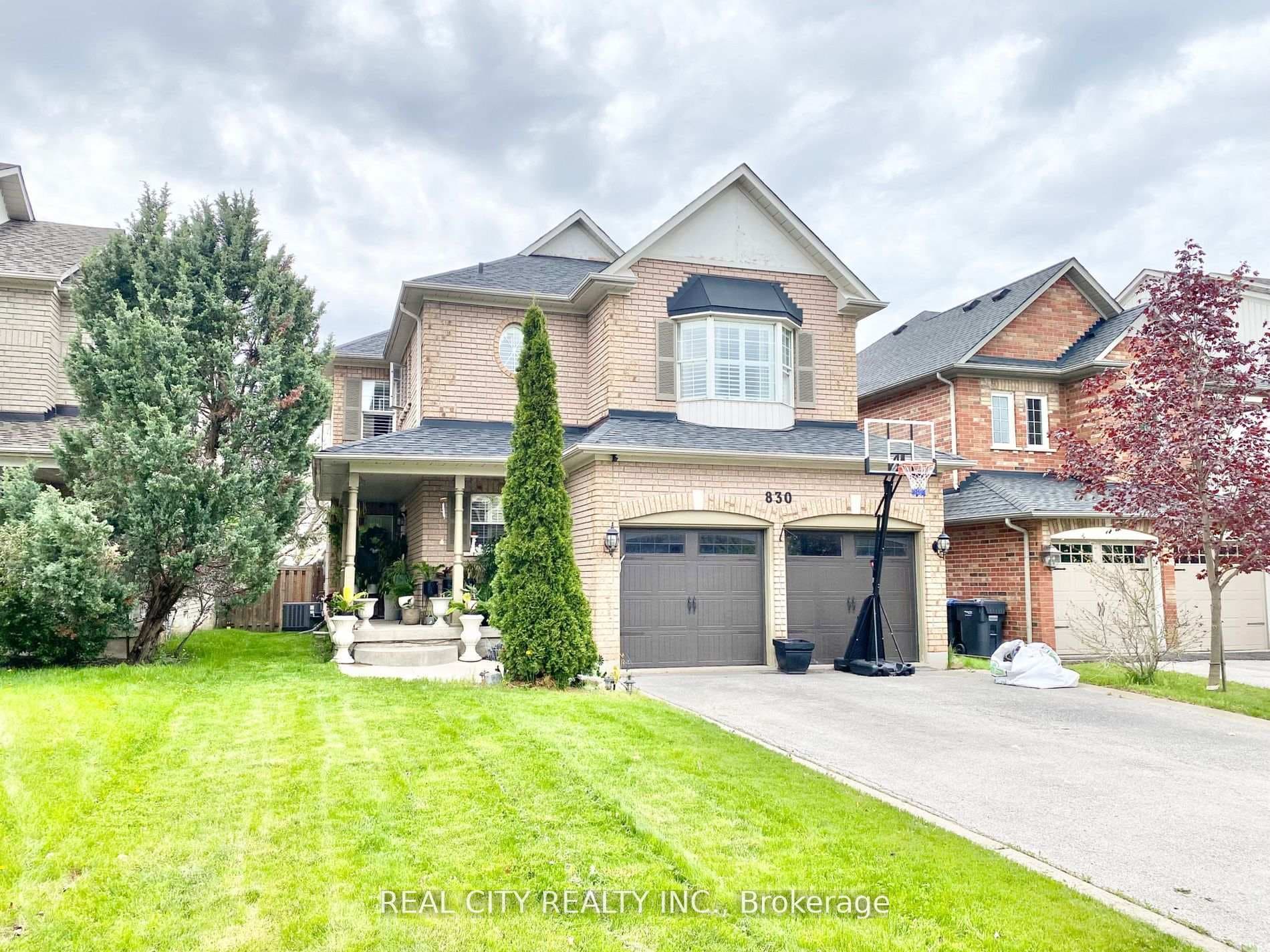 830 Old Derry Road, Mississauga, ON L5W 1B9 - Photo 1
