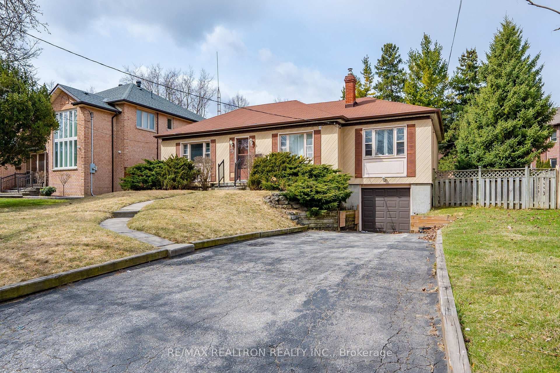 30 Lawnview Drive, Willowdale / Newtonbrook, ON M2N 5J8 - Photo 1