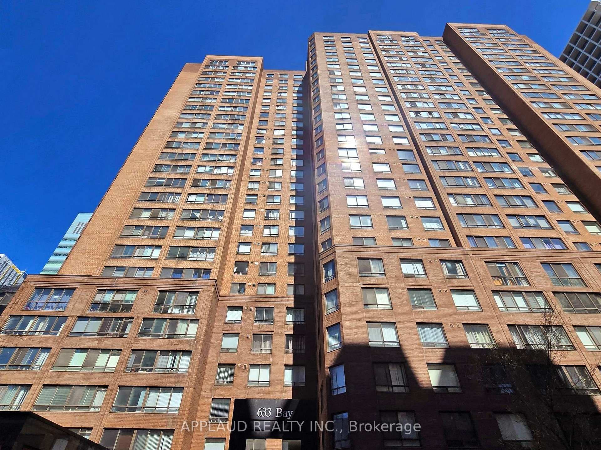633 Bay Street Unit #1213, Downtown Toronto / Waterfront, ON M5G 2G4 - Photo 1