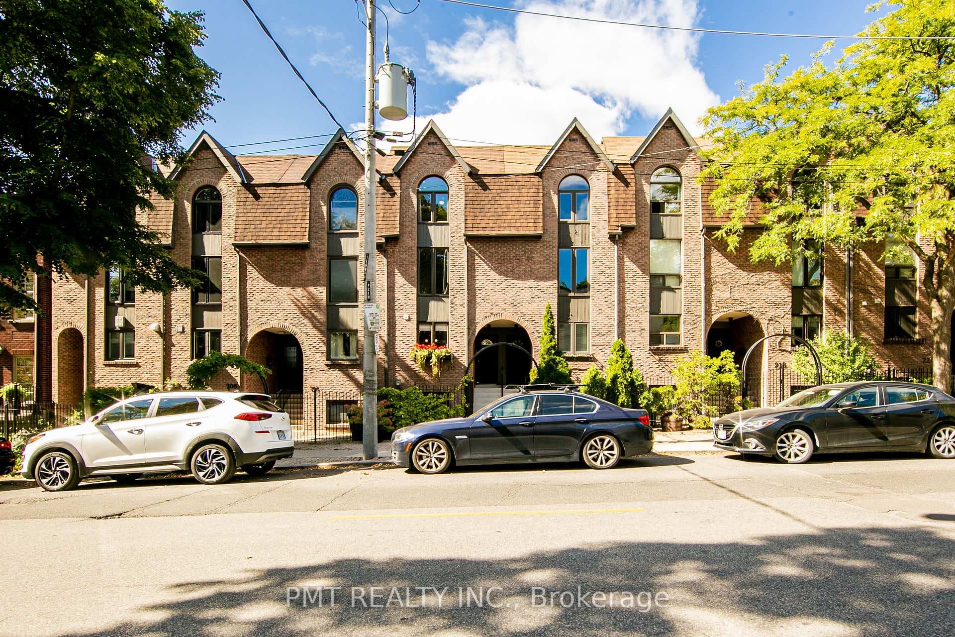 210 Bedford Road, Toronto C02