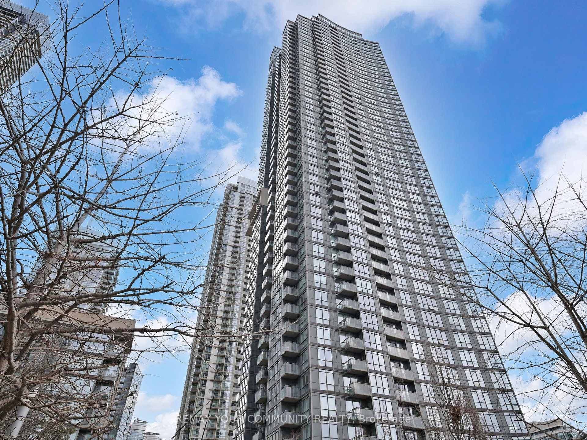 11 Brunel Court Unit 4803, Downtown Toronto / Waterfront, ON M5V 3Y3 - Photo 1