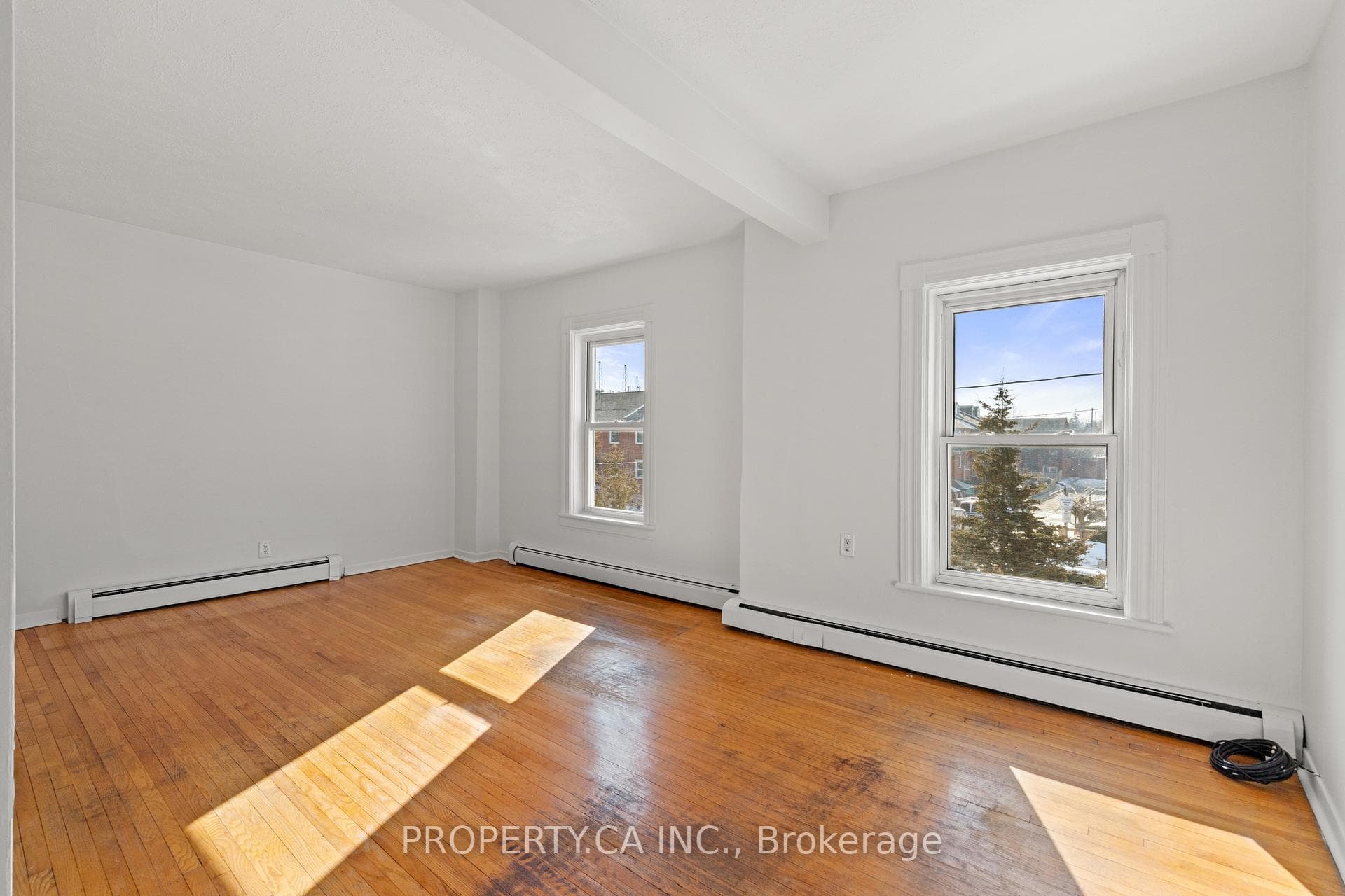 120 Stephenson Avenue Unit Upper, The Beaches / Upper Beaches, ON M4C 1G4 - Photo 1