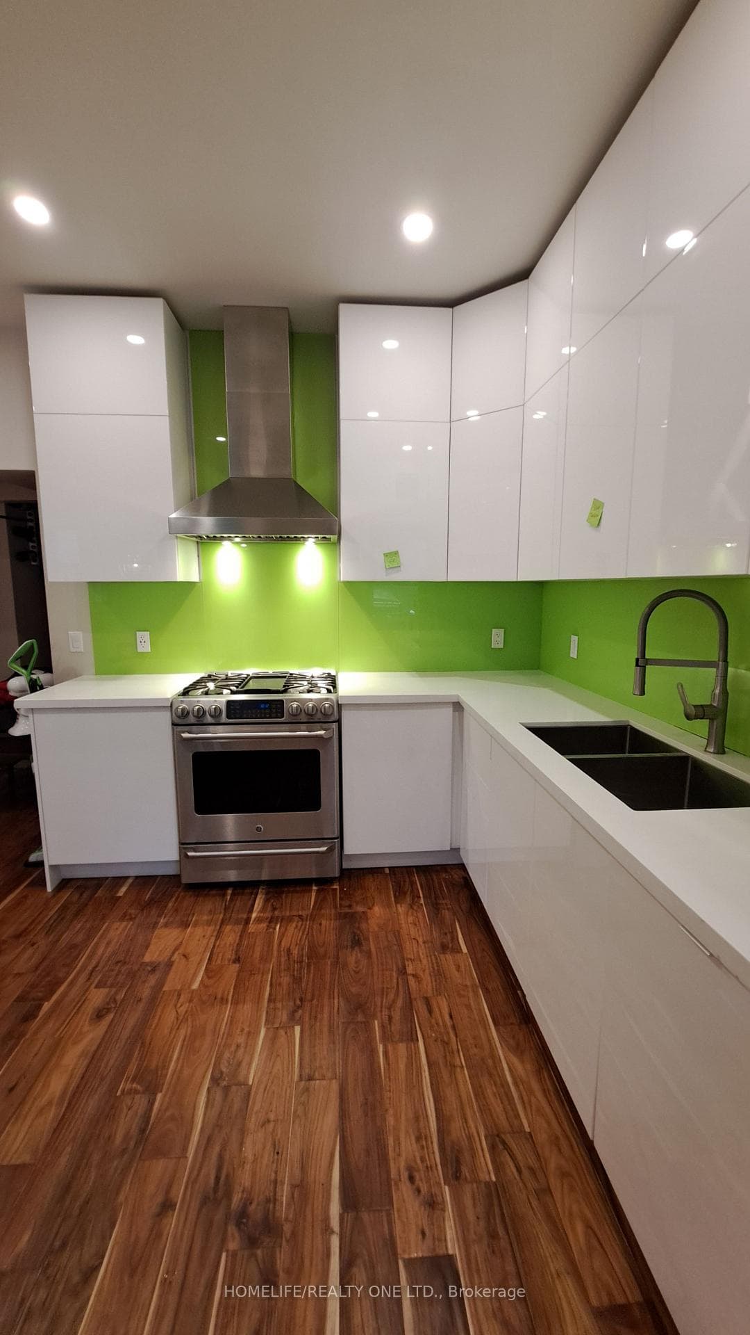 1202 Gerrard Street Unit 1, Toronto E01