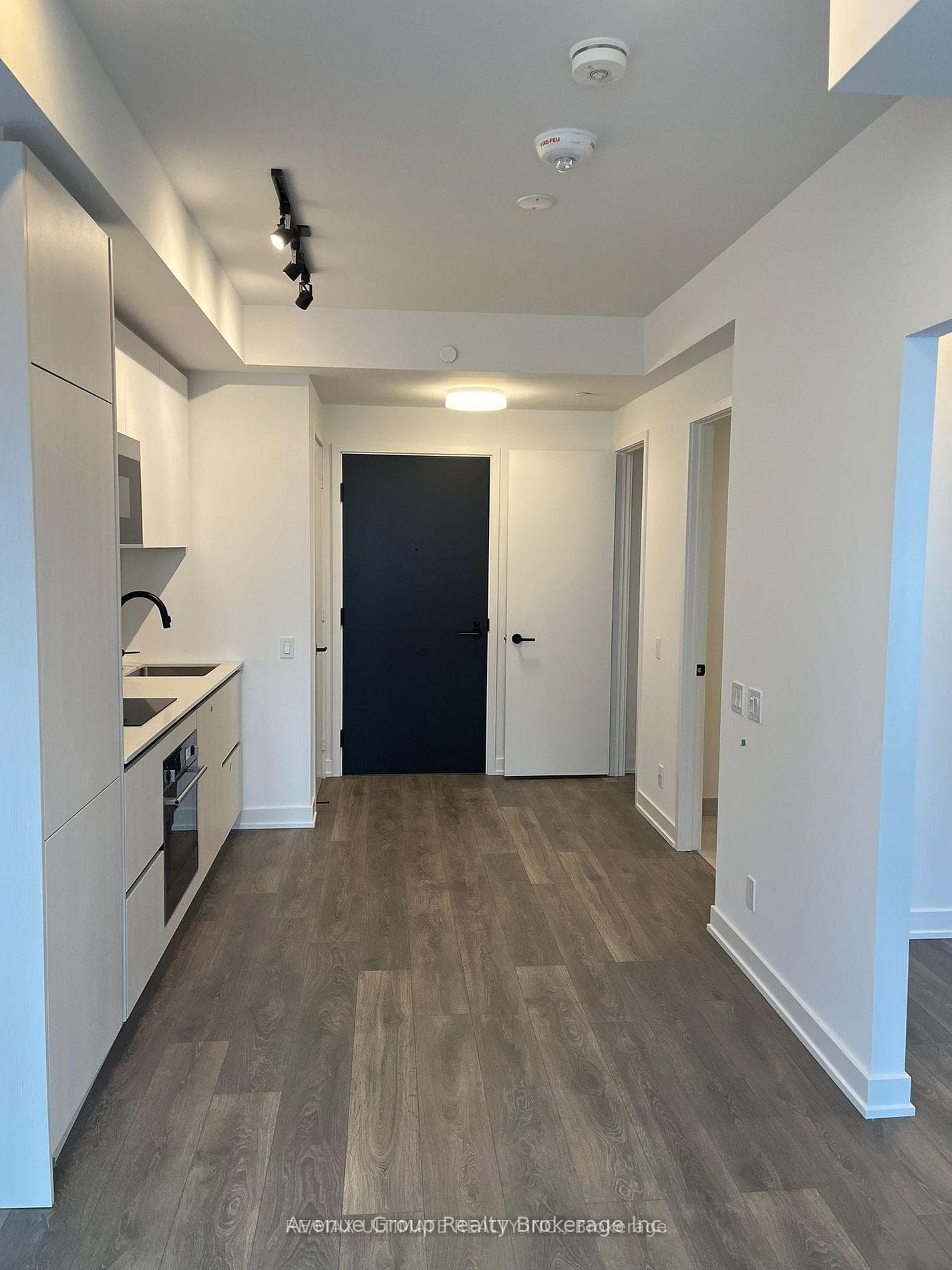 108 Peter Street Unit 2009, Toronto C01