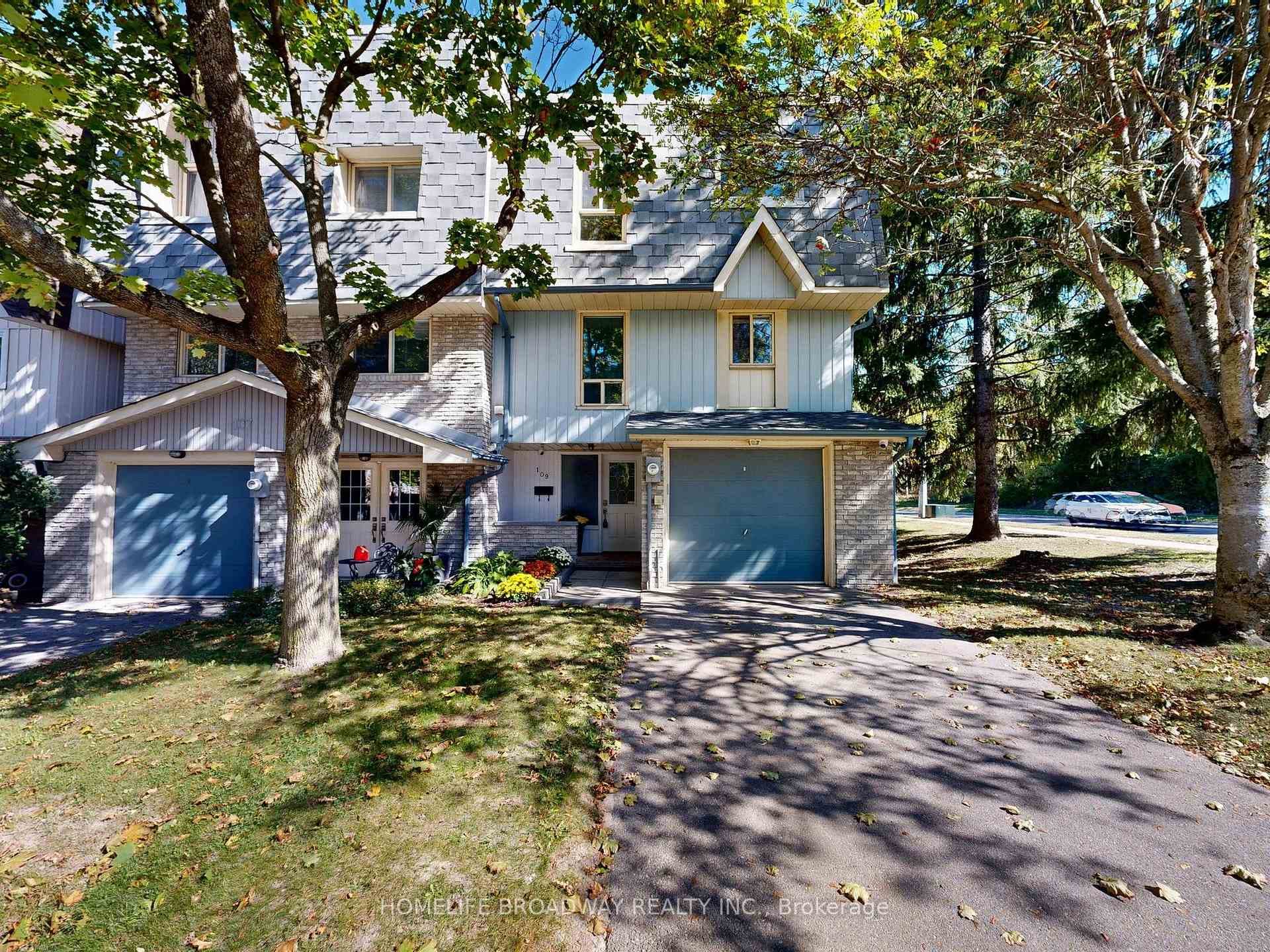 109 Poplar Crescent, Aurora, ON L4G 3M4 - Photo 1