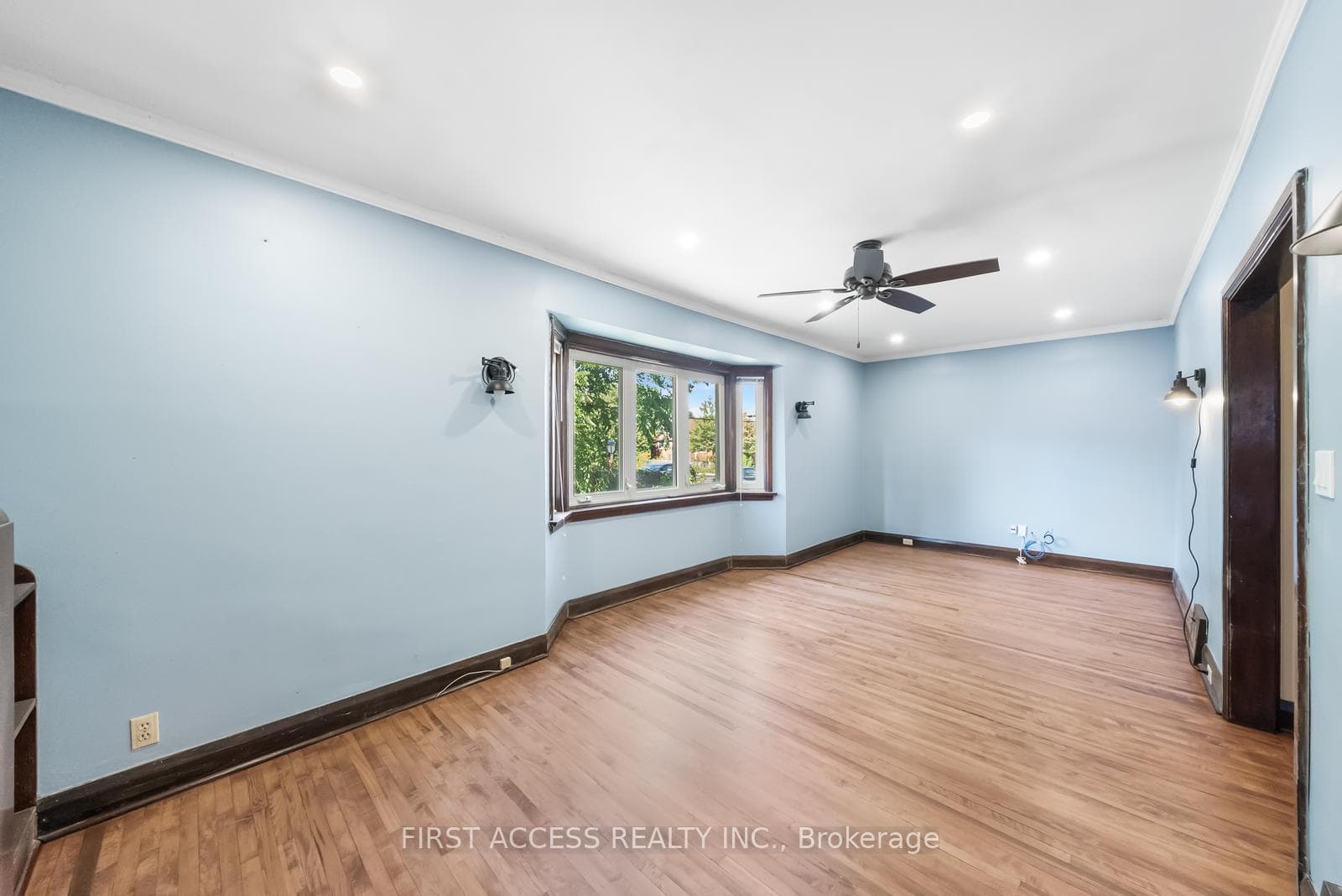 1005 Cosburn Avenue, Danforth / East York, ON M4C 2W8 - Photo 1