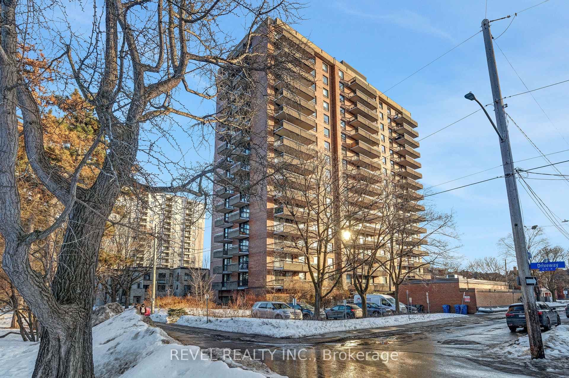 20 THE DRIVEWAY Drive Unit 1403, Ottawa Centre, ON K2P 1C8 - Photo 1