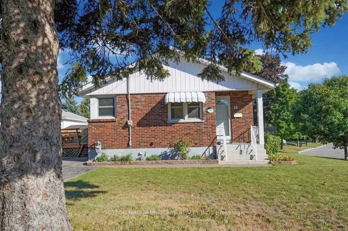 49 Grassmere Court, Oshawa, ON L1H 3X3 - Photo 1