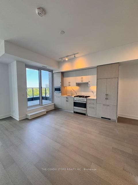 8 Manor Road Unit 903, Forest Hill / Deer Park, ON M4S 0E6 - Photo 1