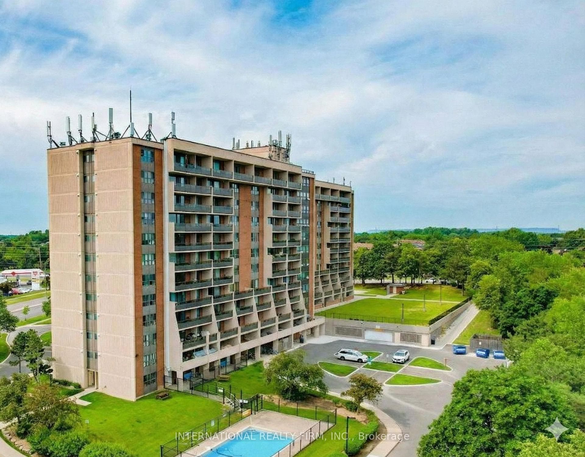 2929 Aquitaine Avenue Unit 812, Mississauga, ON L5N 2C7 - Photo 1