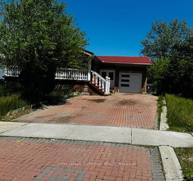 46 Orpington Crescent, Etobicoke (West Mall / Rexdale), ON M9V 3E4 - Photo 1