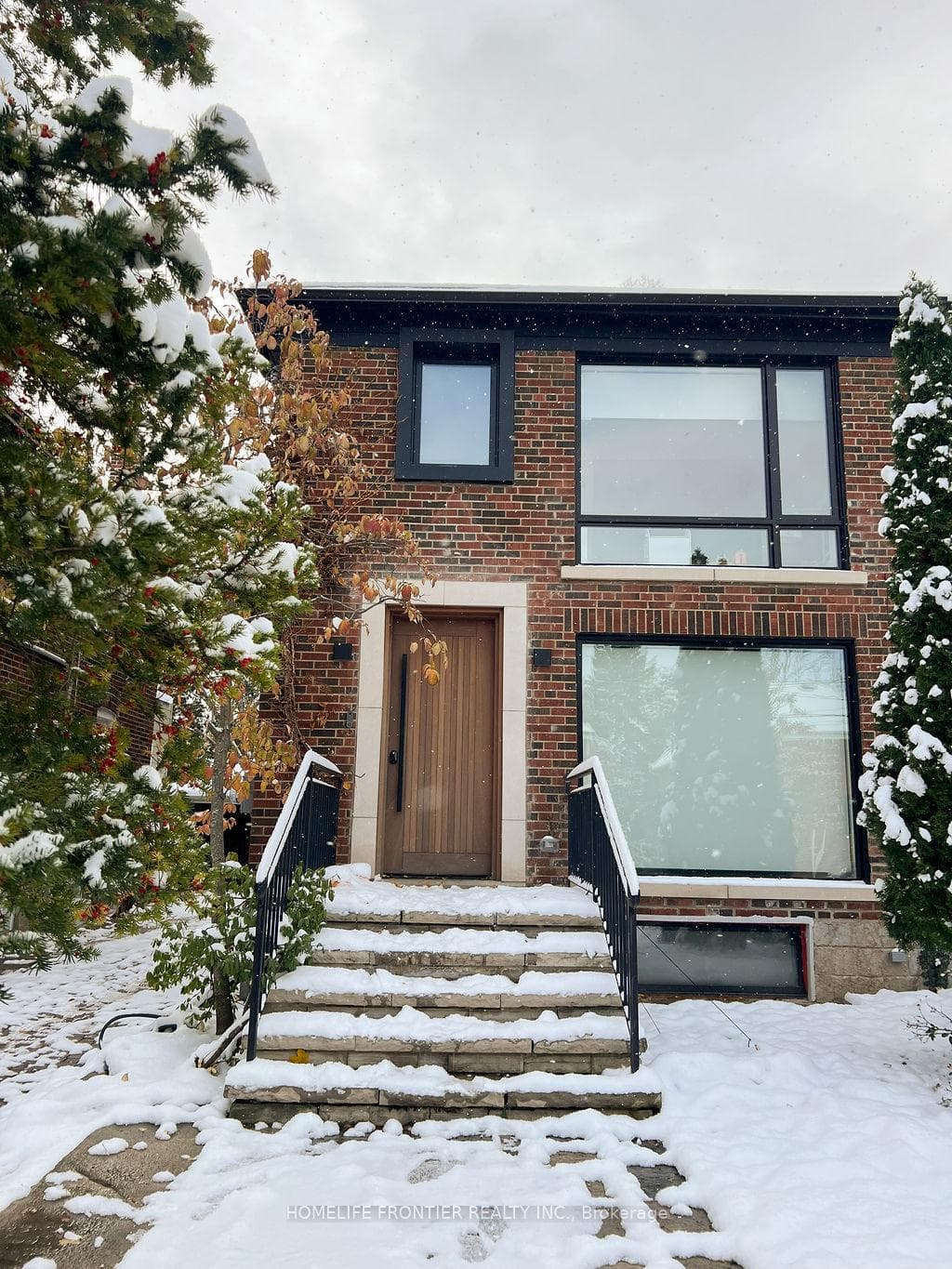 127 Glenvale Boulevard, Flemingdon Park / Don Mills, ON M4G 2W1 - Photo 1