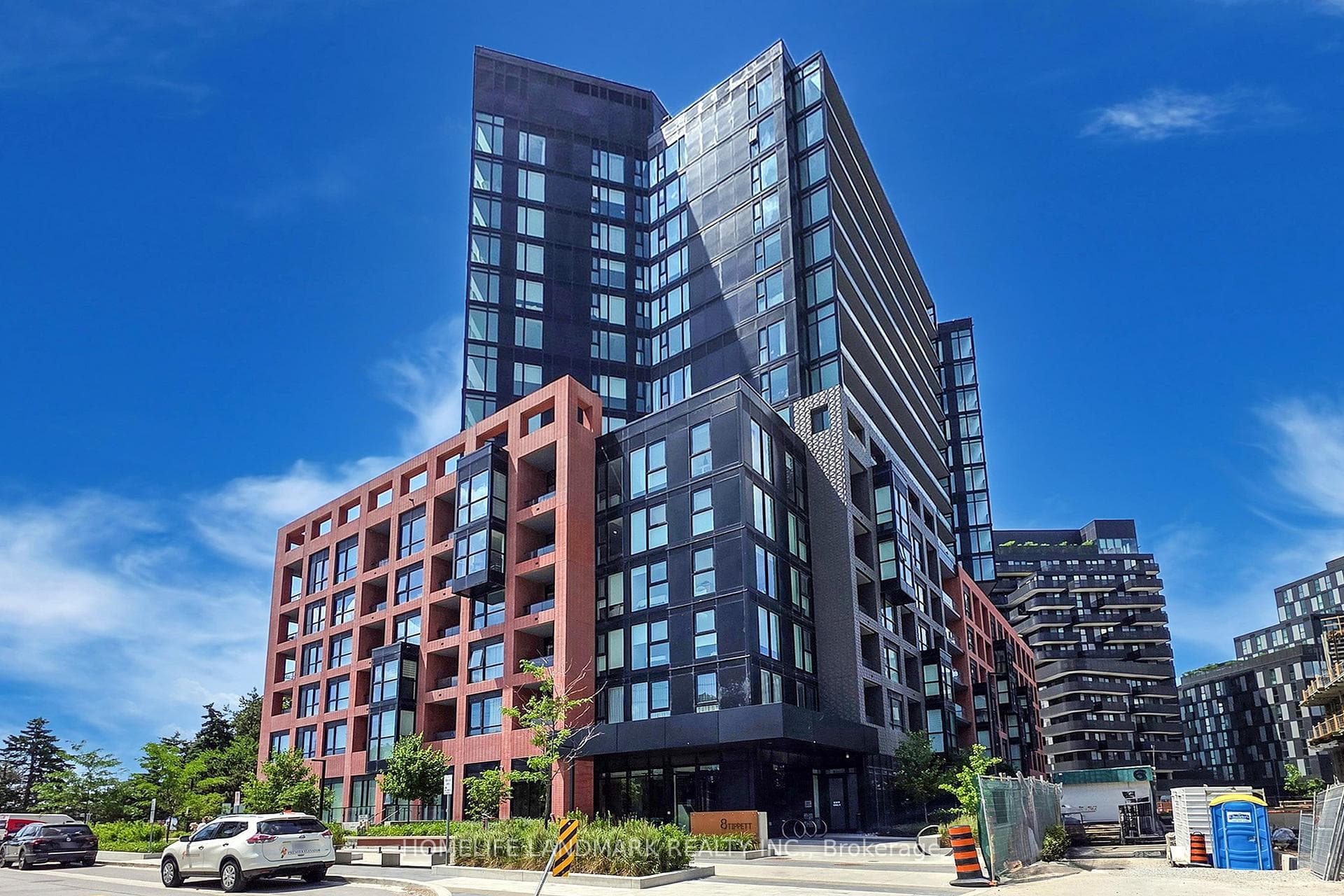 8 Tippett Road Unit 801, North York (Bathurst Manor / Clanton Park), ON M3H 0E7 - Photo 1